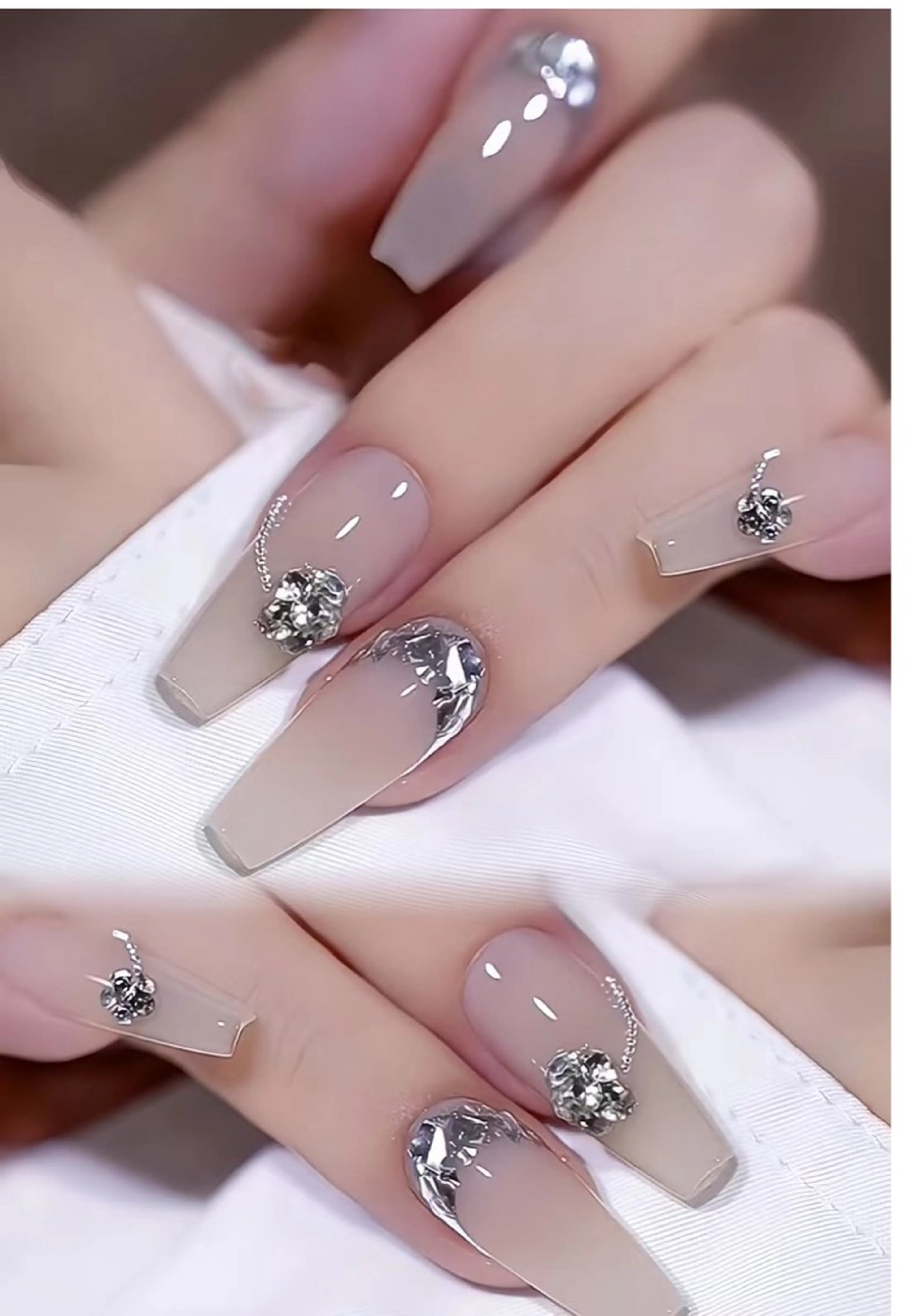 ネイル シンプルネイル liora nail yzのネイルデザイン
