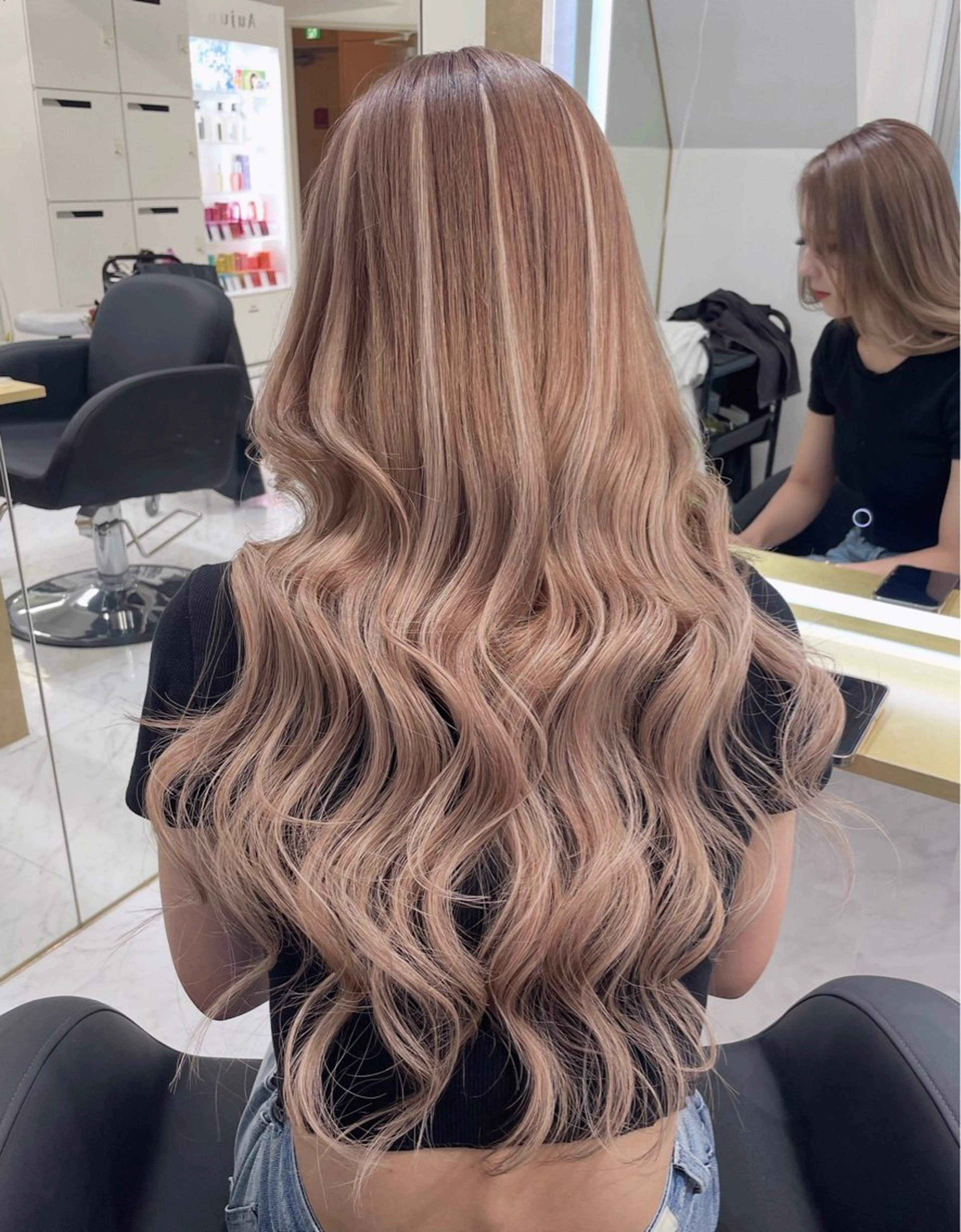 ロング カラー シールエクステ ブリーチ ケアブリーチ ダブルカラー インナーカラー ヘアカラー エクステ loa所属・🔗透明感カラー🔗 エクステ✂️はるちかのヘアスタイル