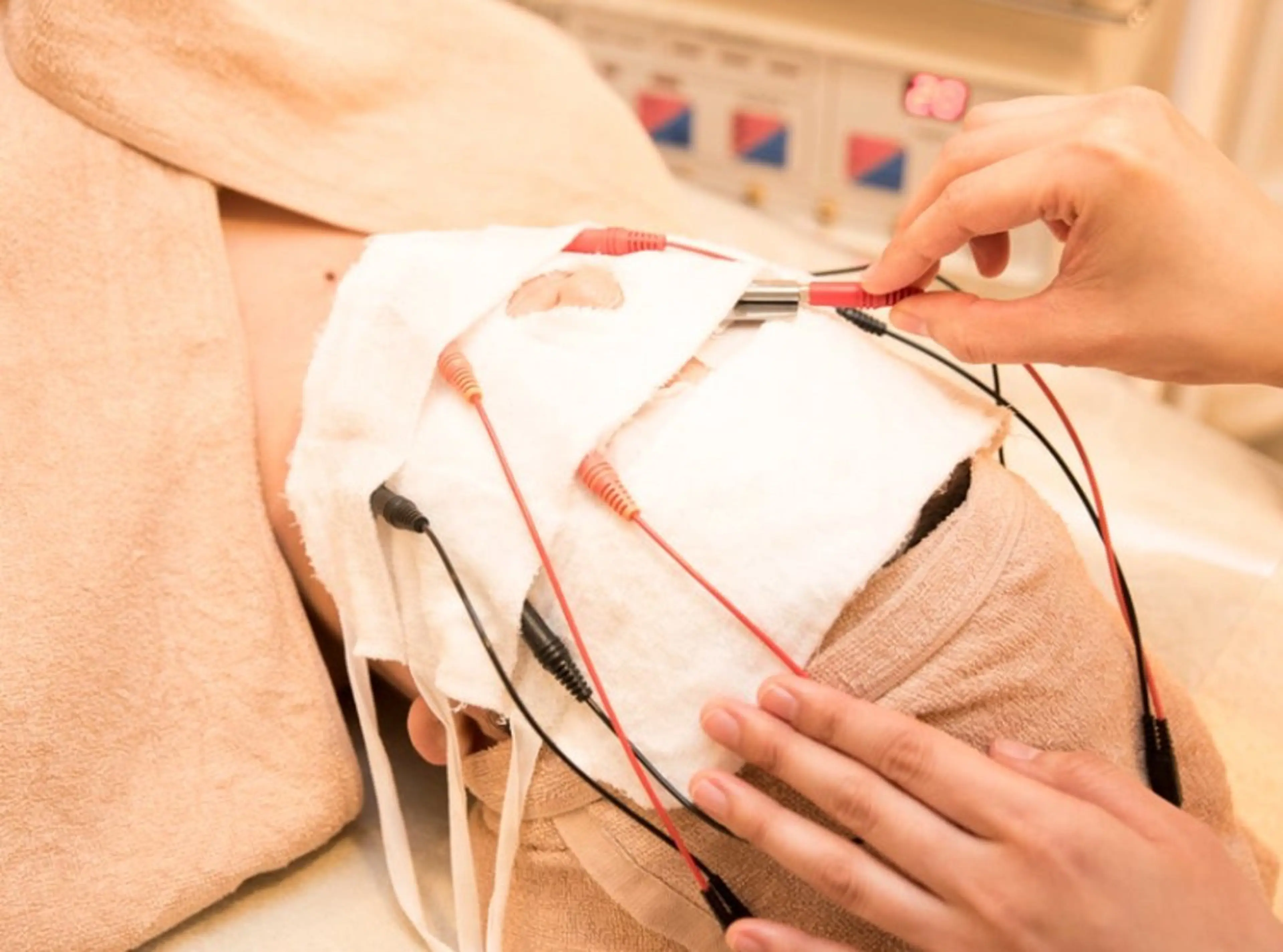 【フェイシャル】セルサー パルス波で肌細胞を活性化し美肌へ導く(毛穴洗浄、フェイシャル&首・肩・デコルテマッサージ付き)の写真