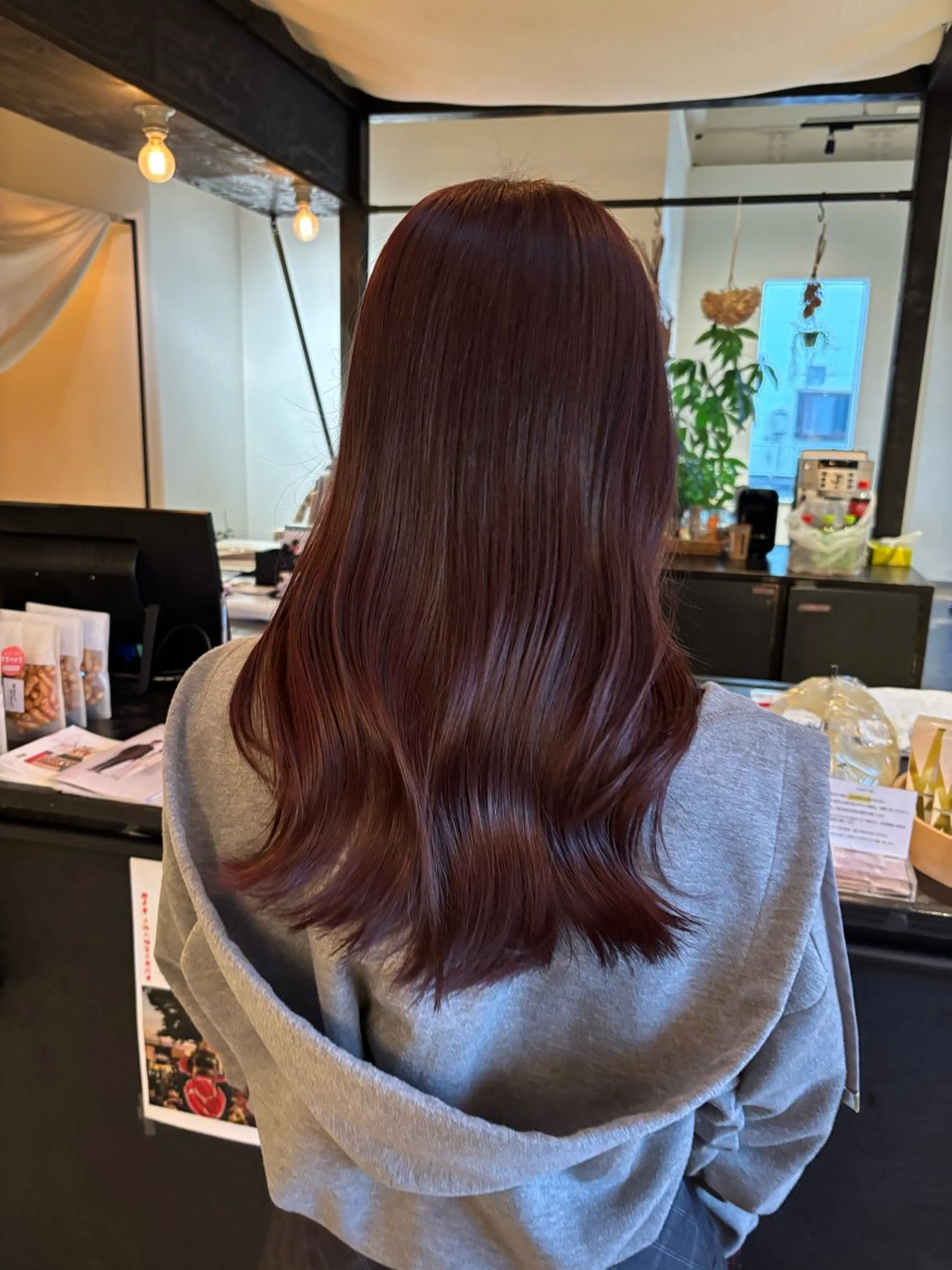 ロング カラー ブラウンカラー ピンクカラー ピンクブラウン カット ヘアカラー トリートメント 暖色カラー／ボブ／ 酸性ストレート／羽菜のヘアスタイル