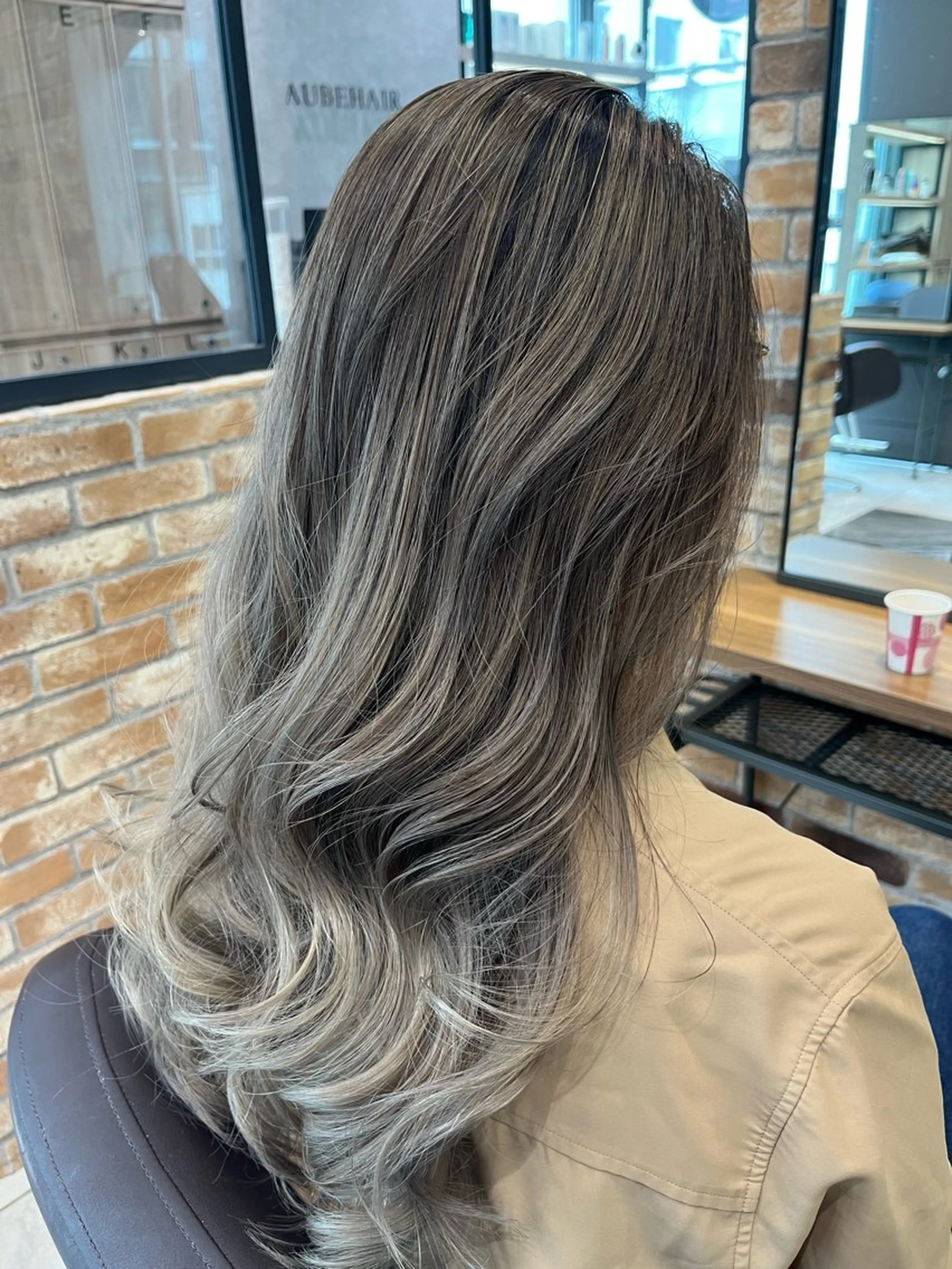 ロング ヘアカラー LucksiMie ginza 明松のヘアスタイル