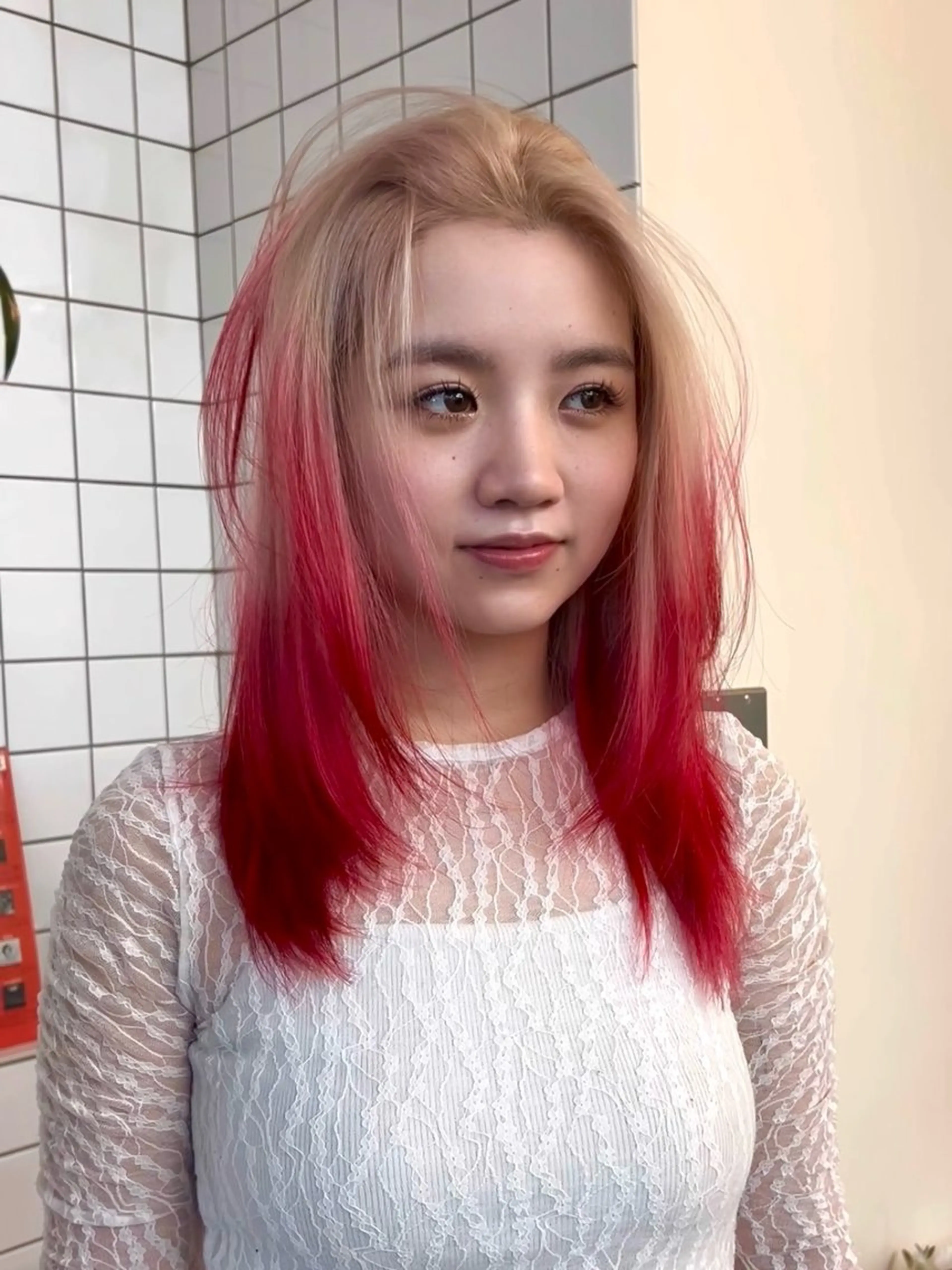 ミディアム カラー カット ヘアカラー トリートメント レイヤー専門家 ダブルカラー修のヘアスタイル