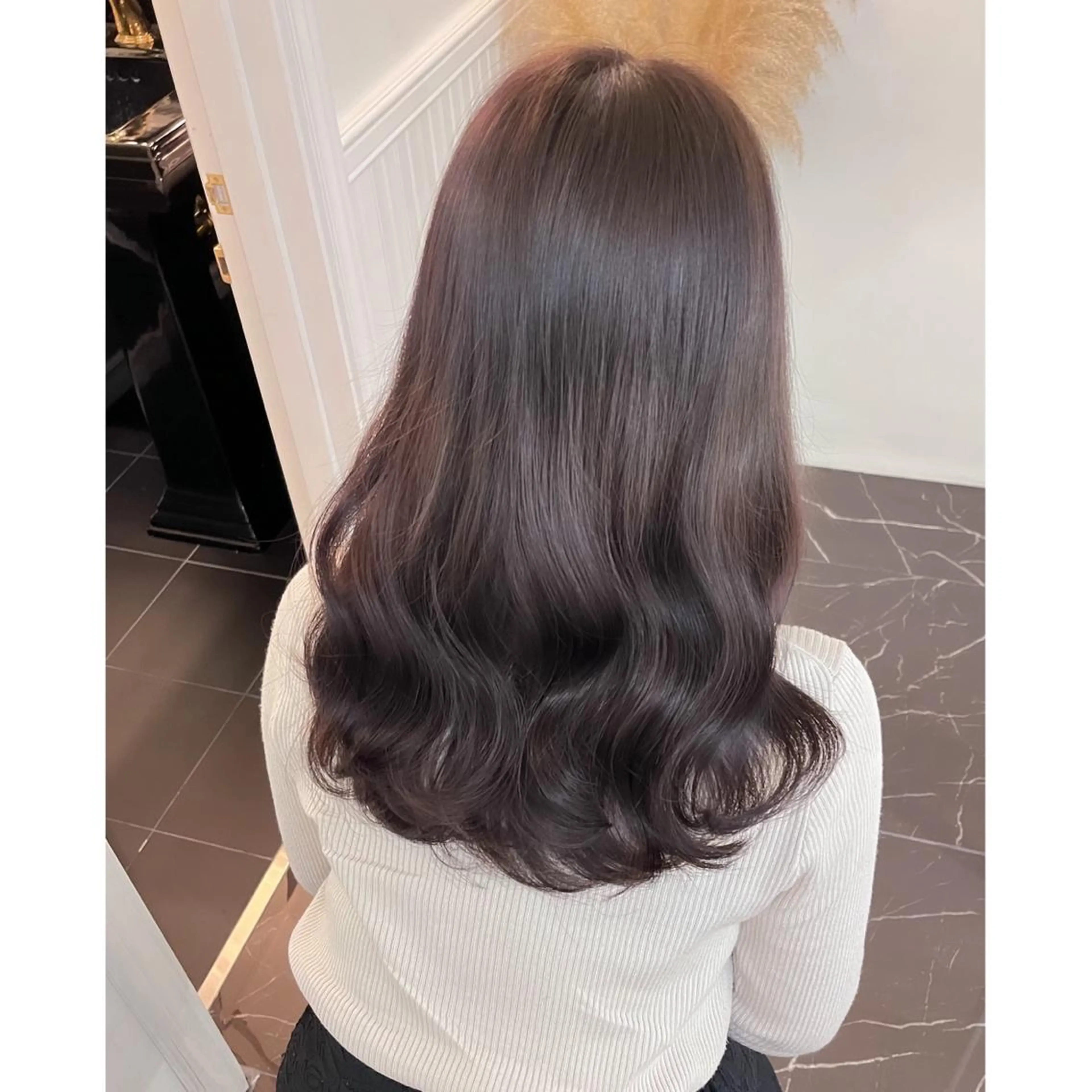 セミロング カラー ブリーチ ヘアカラー LOTTA CUCCI所属・miyu /トレンド カラー×艶髪のヘアスタイル