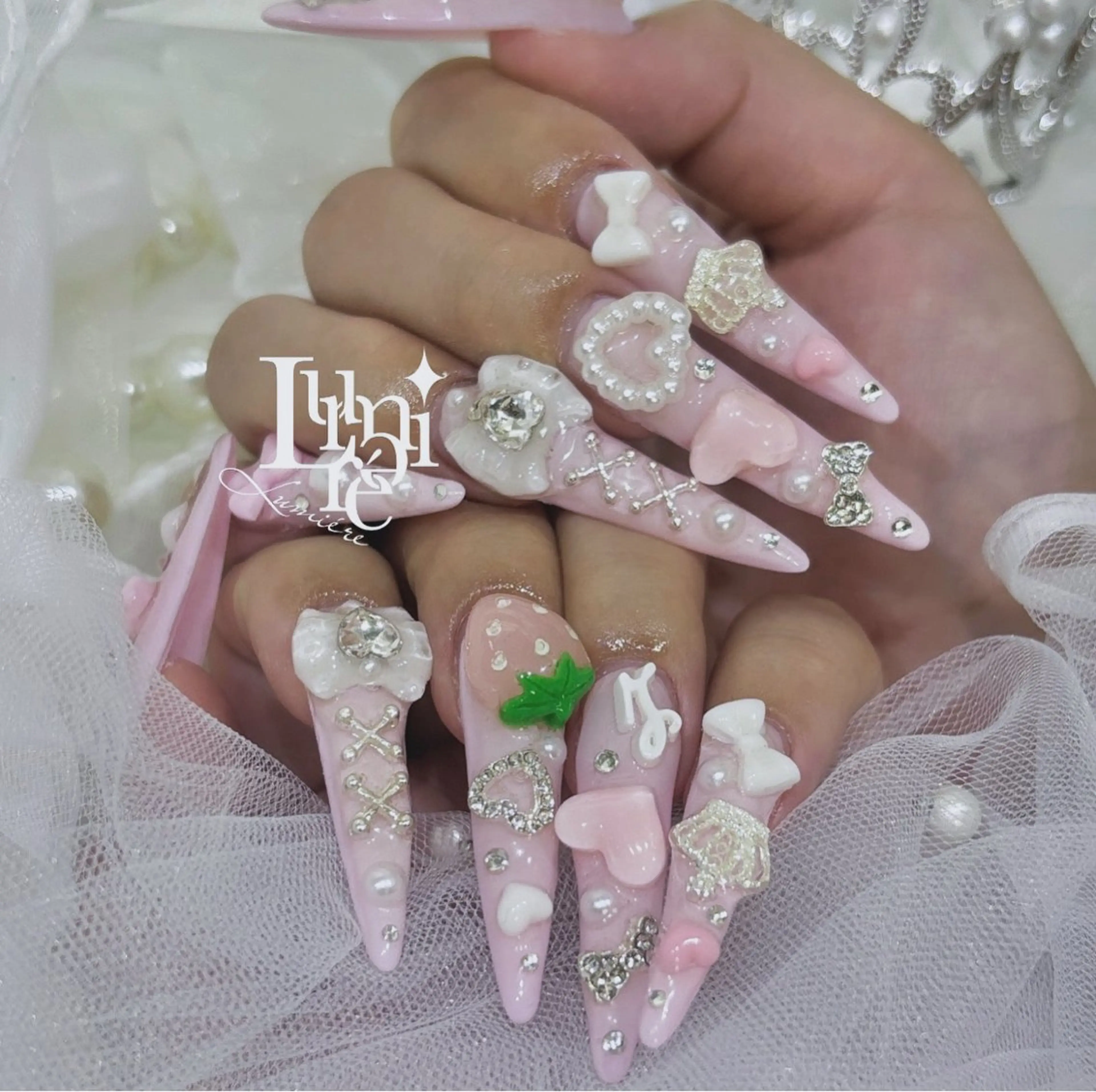 ネイル ロングネイル スーパーロングネイル ハンドネイル Nail salon Lumièreのネイルデザイン