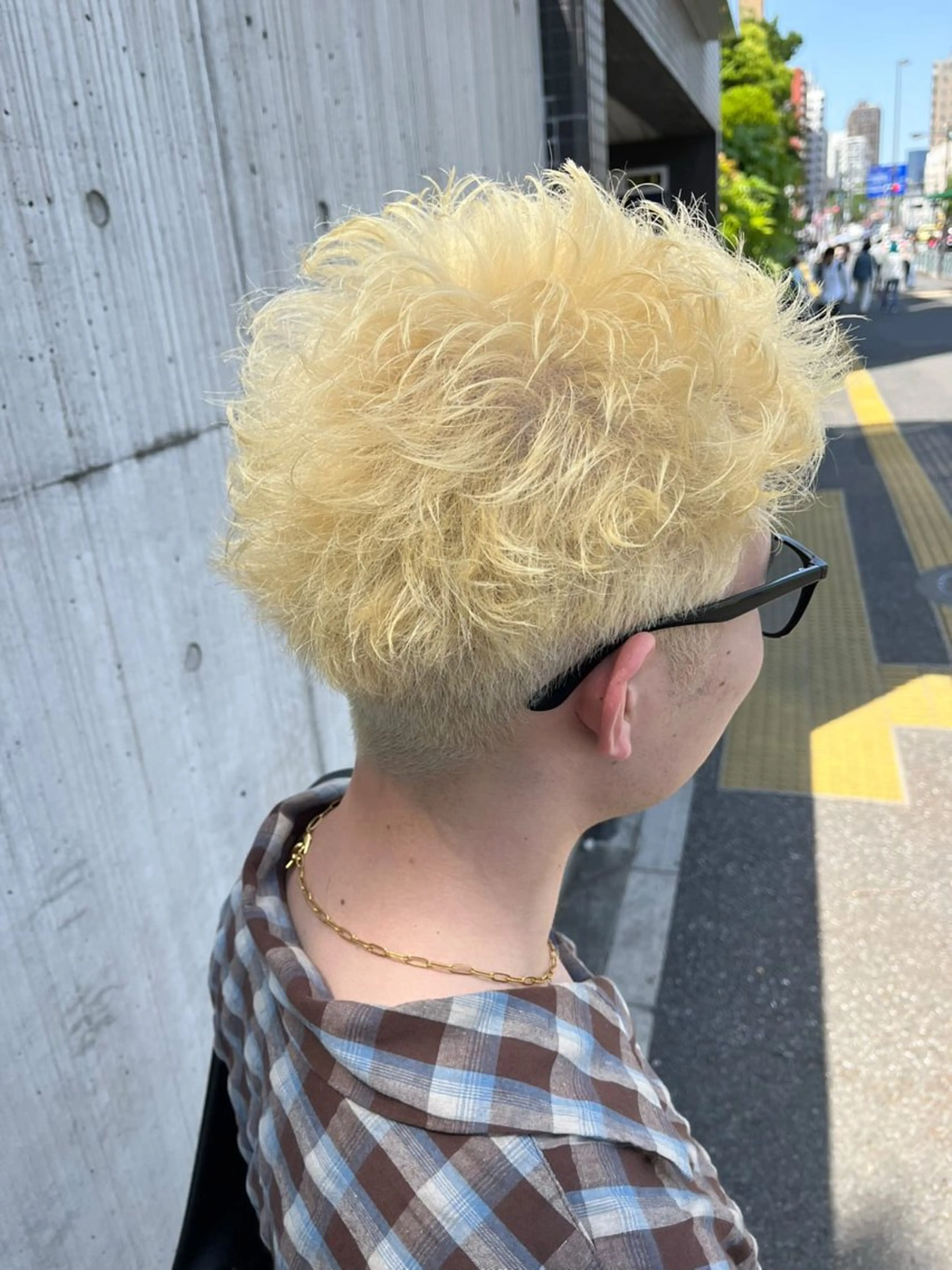 ショート メンズ ヘアカラー トリートメント salowin原宿iori所属・💋ハイトーンデザイ ンヘア💋A'nyuのヘアスタイル