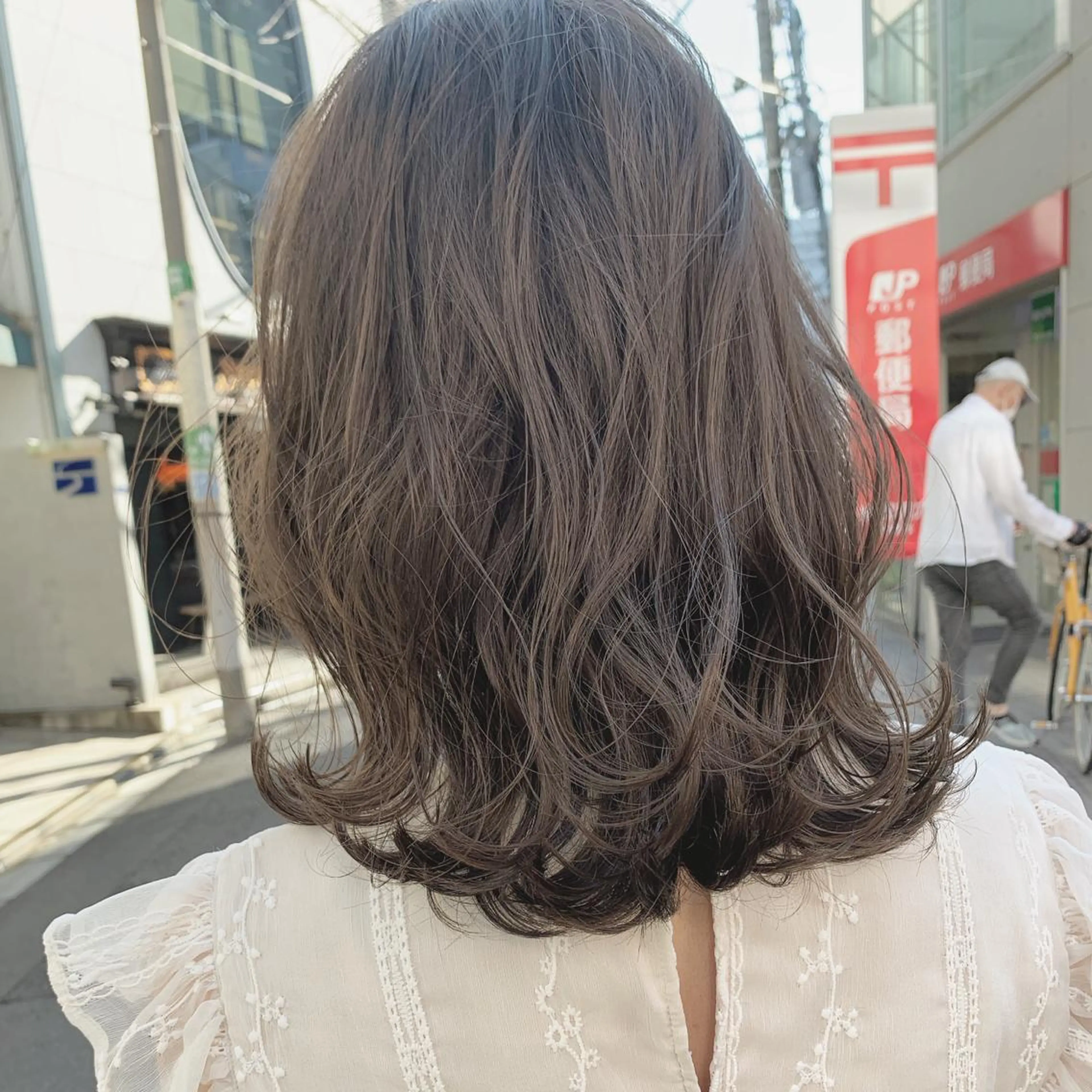 ミディアム カラー マツエク・マツパ カット ヘアカラー トリートメント ハイトーン&暗髪🔥 表参道二刀流マエダのヘアスタイル