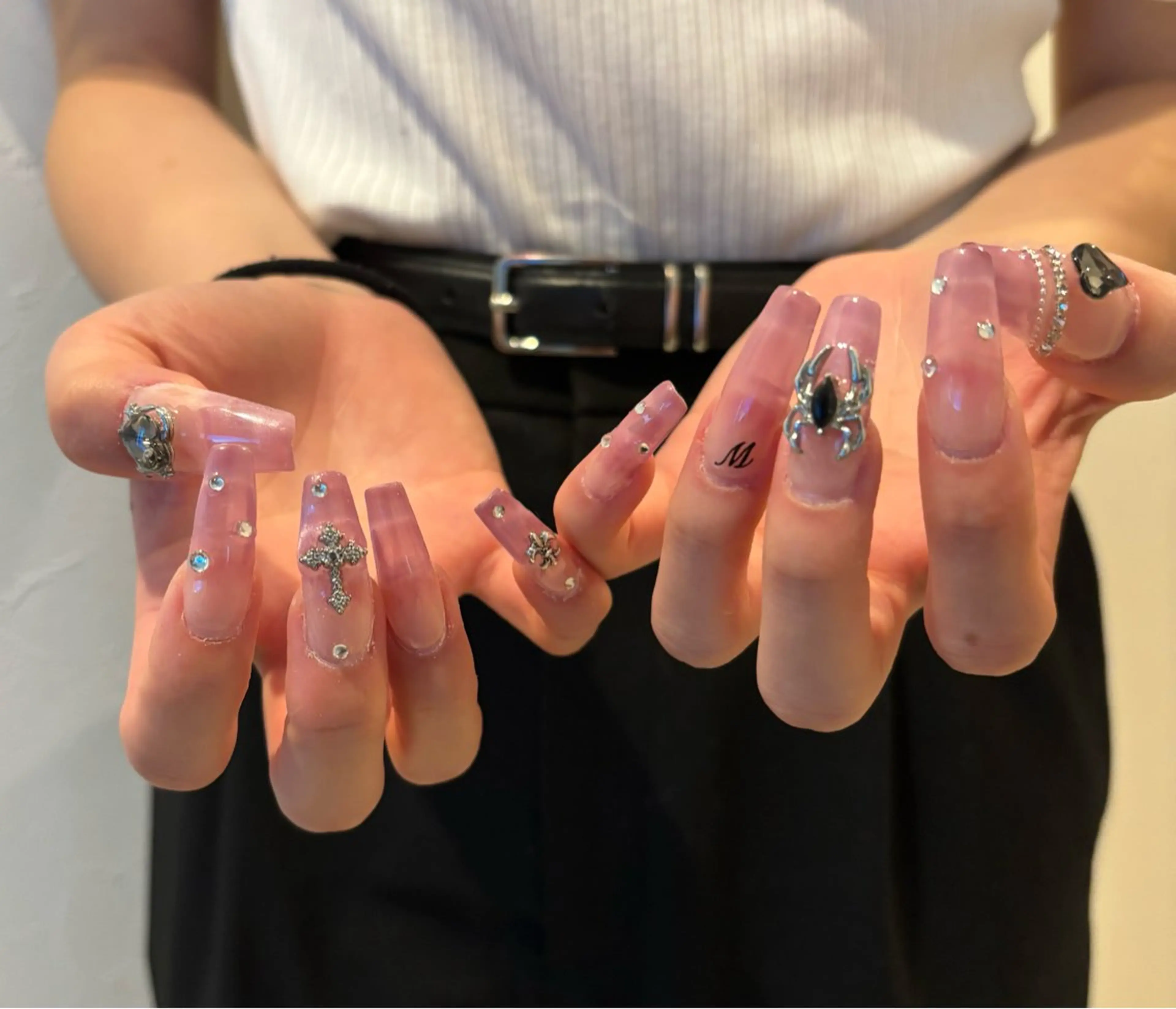 ネイル ハンドネイル アステリ所属・猪俣 亜子のネイルデザイン