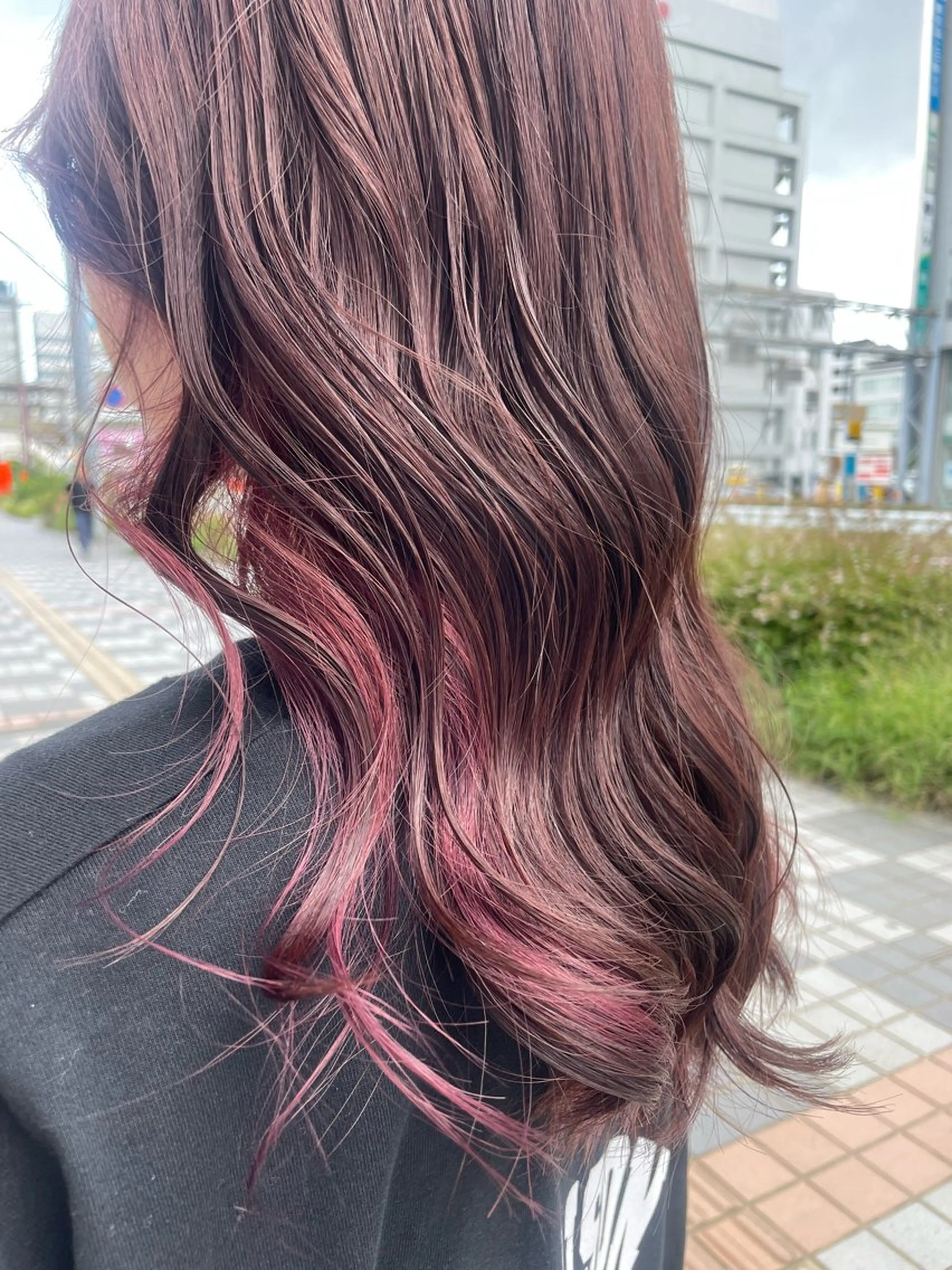 セミロング ヘアカラー HAIR＆MAKE EARTH四日市店所属・松葉 小春のヘアスタイル