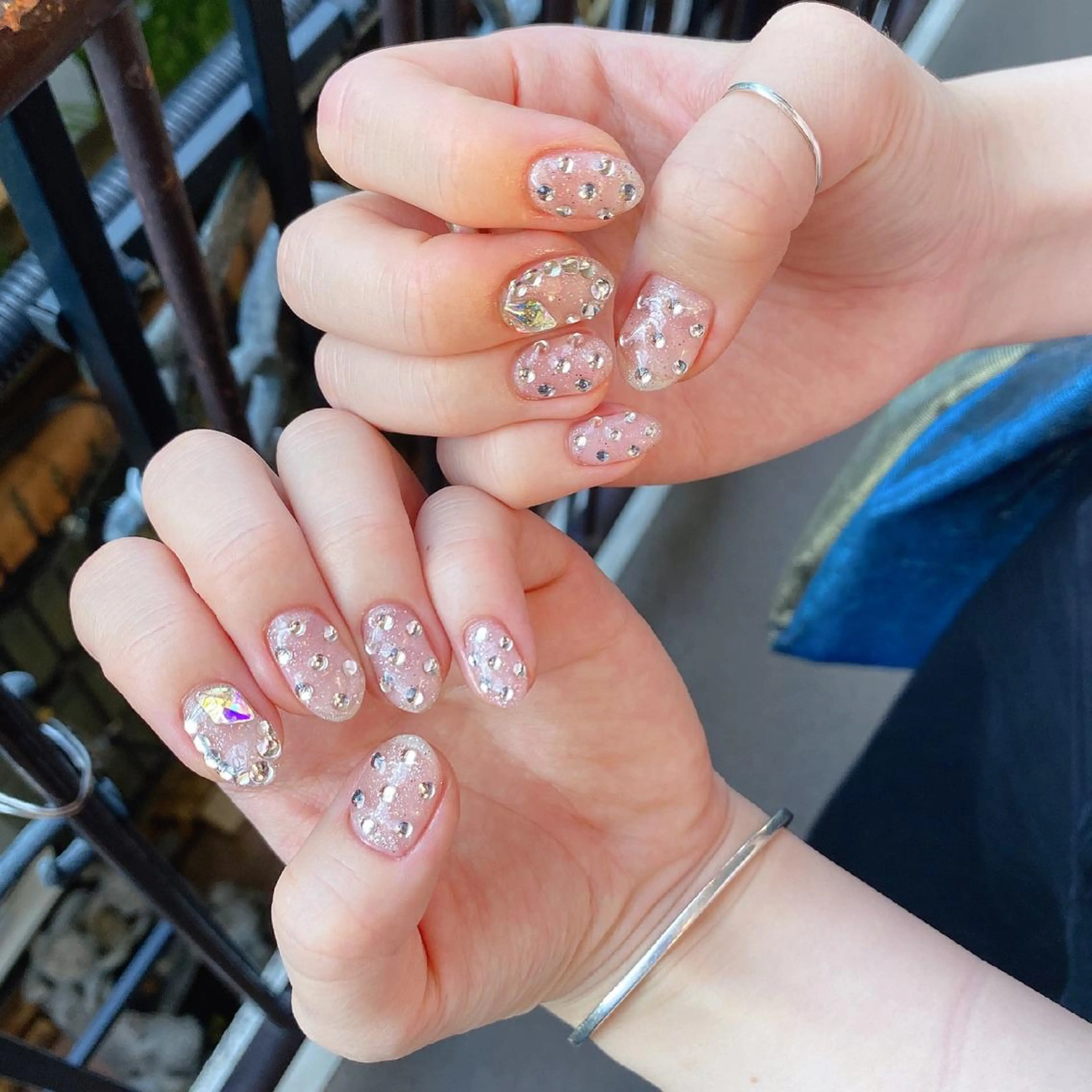 ネイル アートネイル オーロラネイル キラキラネイル ニュアンスネイル ワンカラーネイル To Me Nail所属・🩵 mei🩵のネイルデザイン