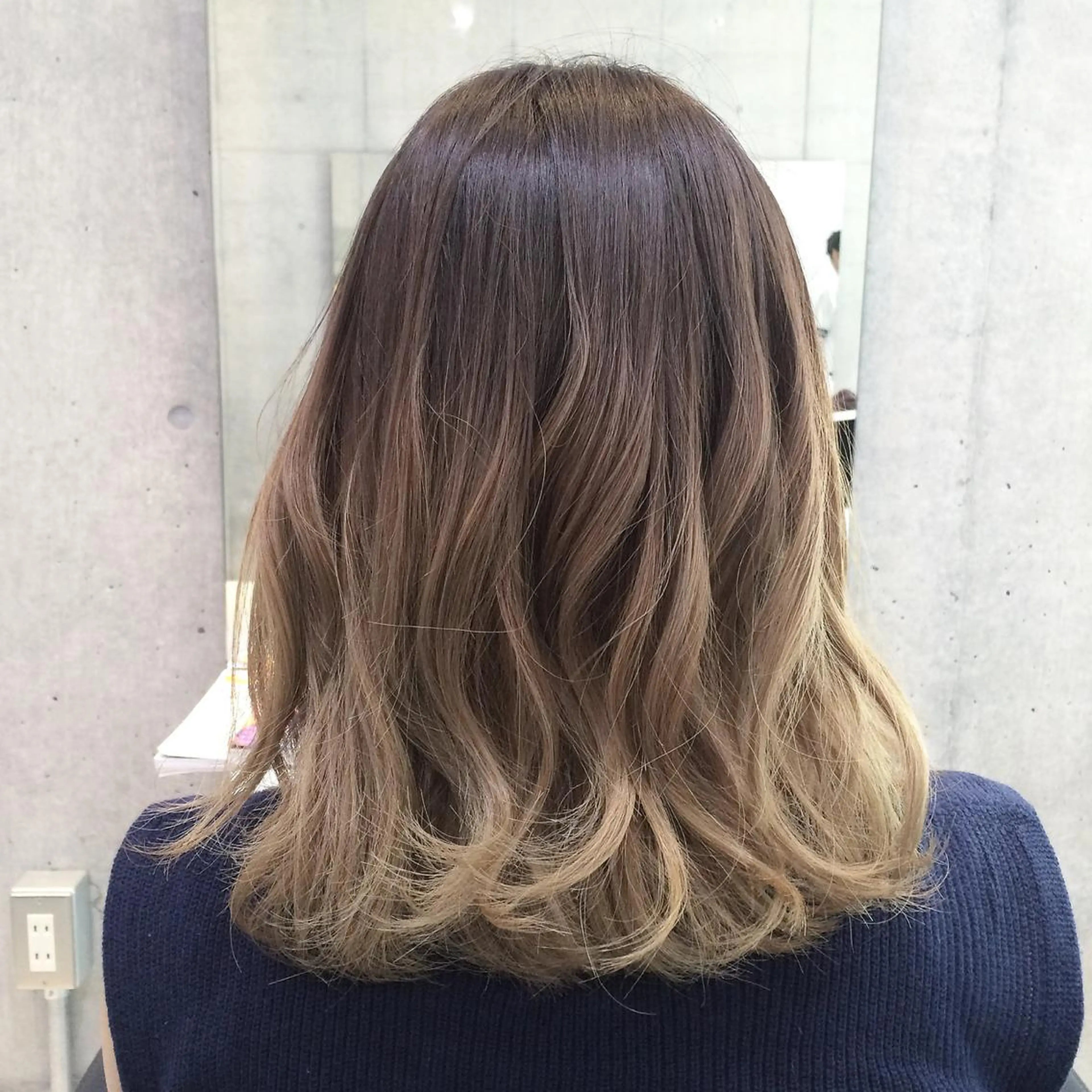 ミディアム カラー ヘアアレンジ グラデーションカラー 【公式】amble luxe池袋東口🩷のヘアスタイル