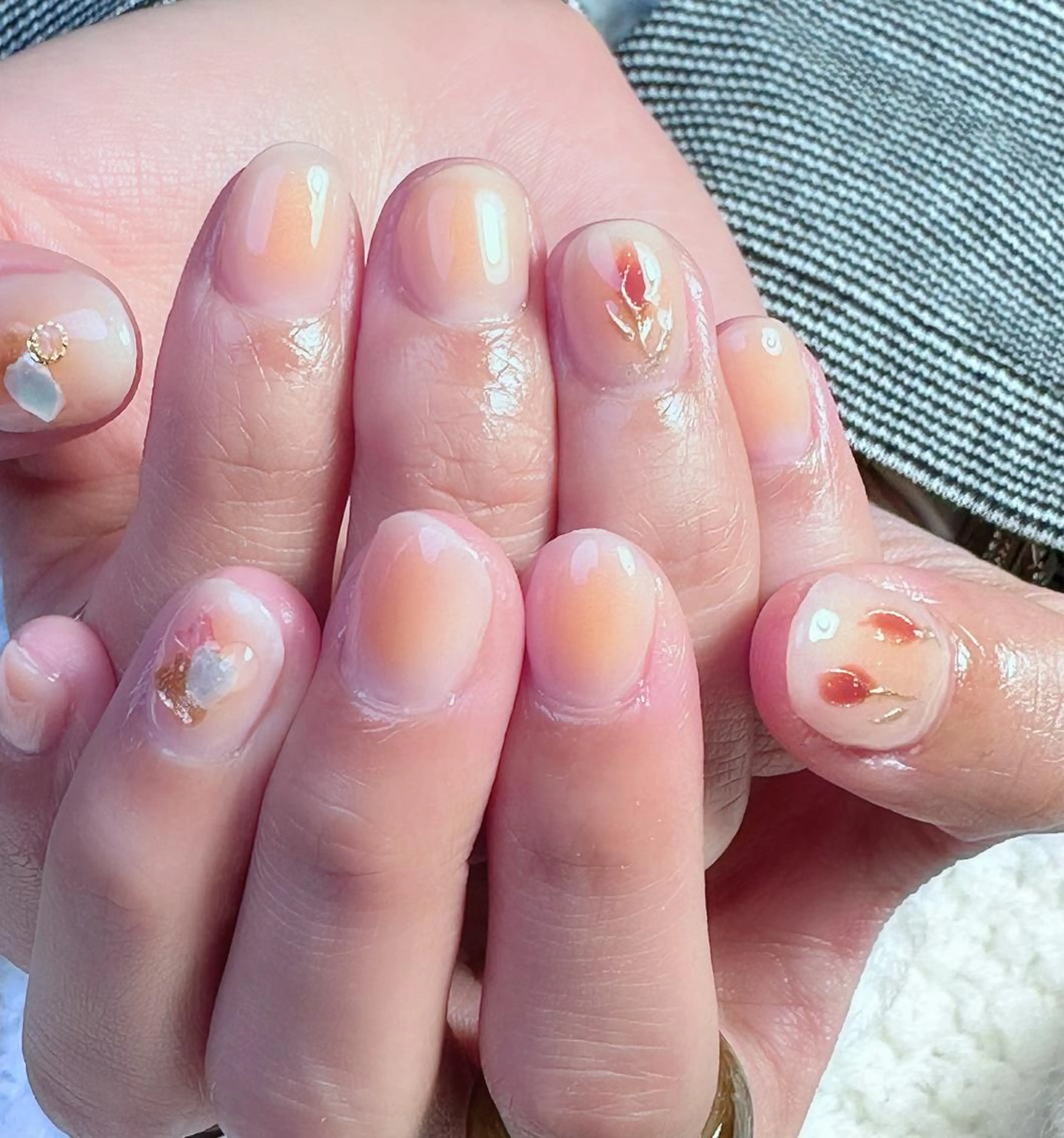 ネイル チークネイル 新山 聖のネイルデザイン