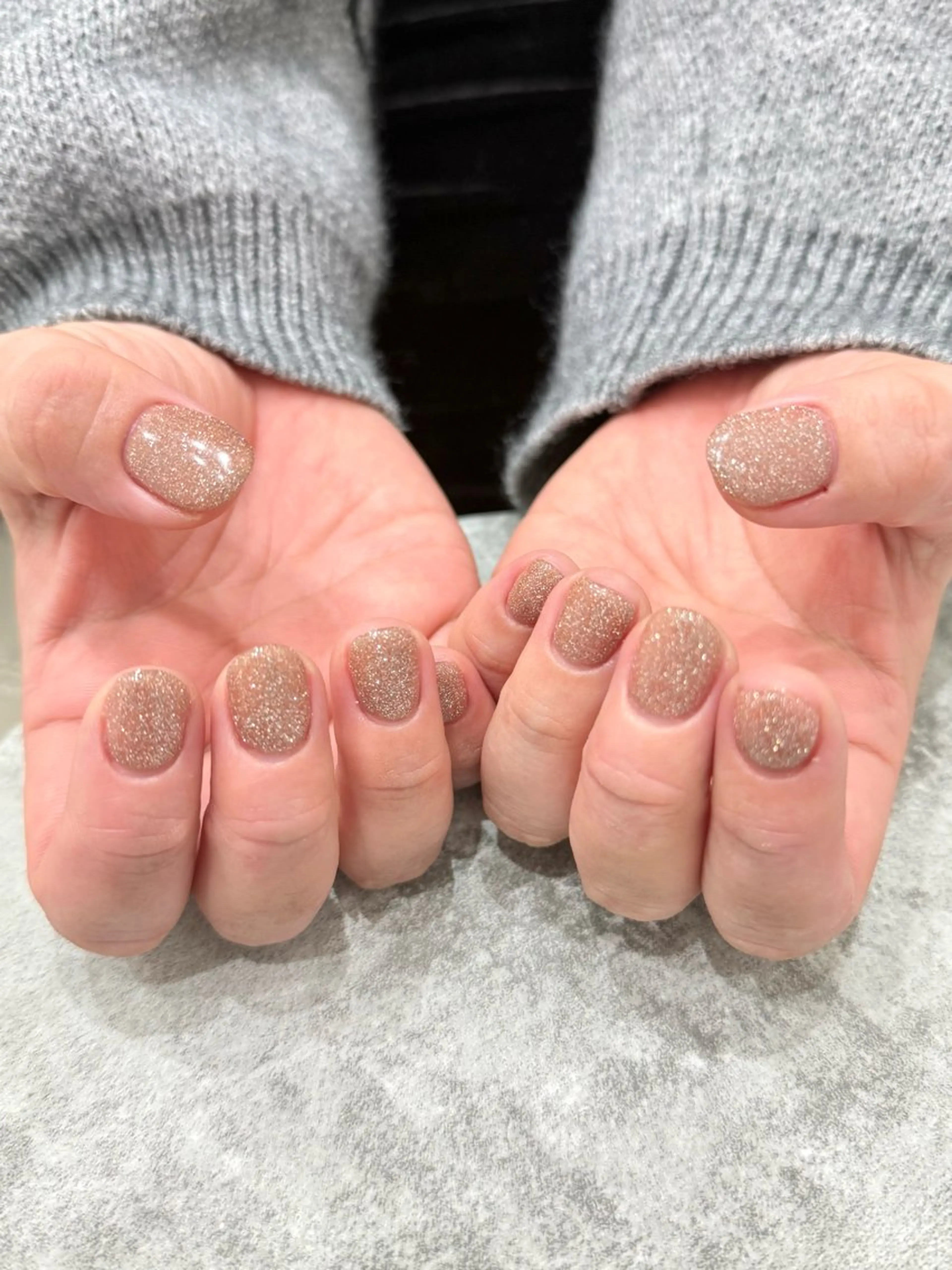 ネイル フラッシュネイル ワンカラーネイル ハンドネイル Plus Ewalu / mihiroのネイルデザイン