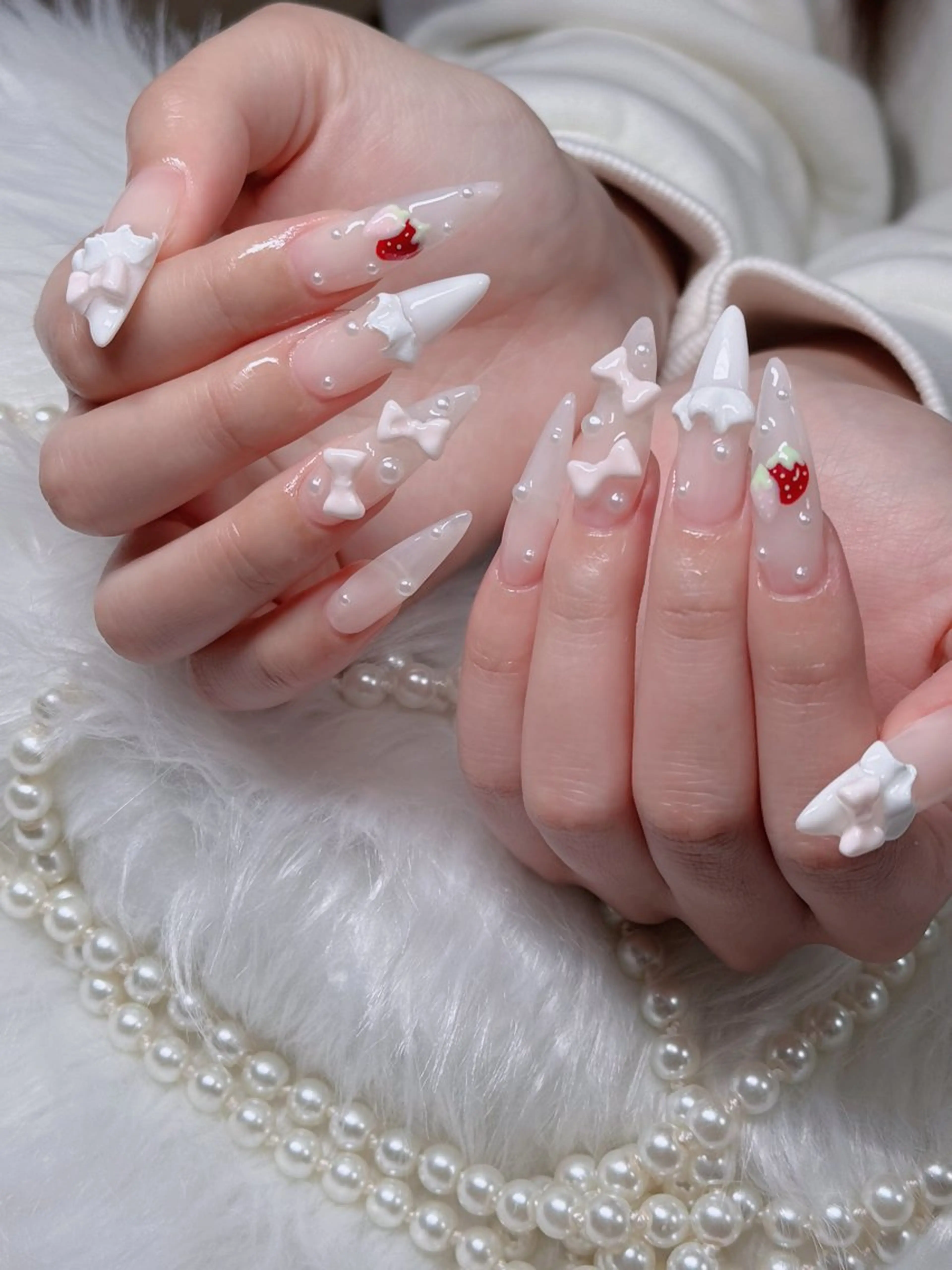 ネイル オーロラネイル フレンチネイル ジェルネイル ハロウィン キラキラネイル ハンドネイル H.baby Nail Salonのネイルデザイン