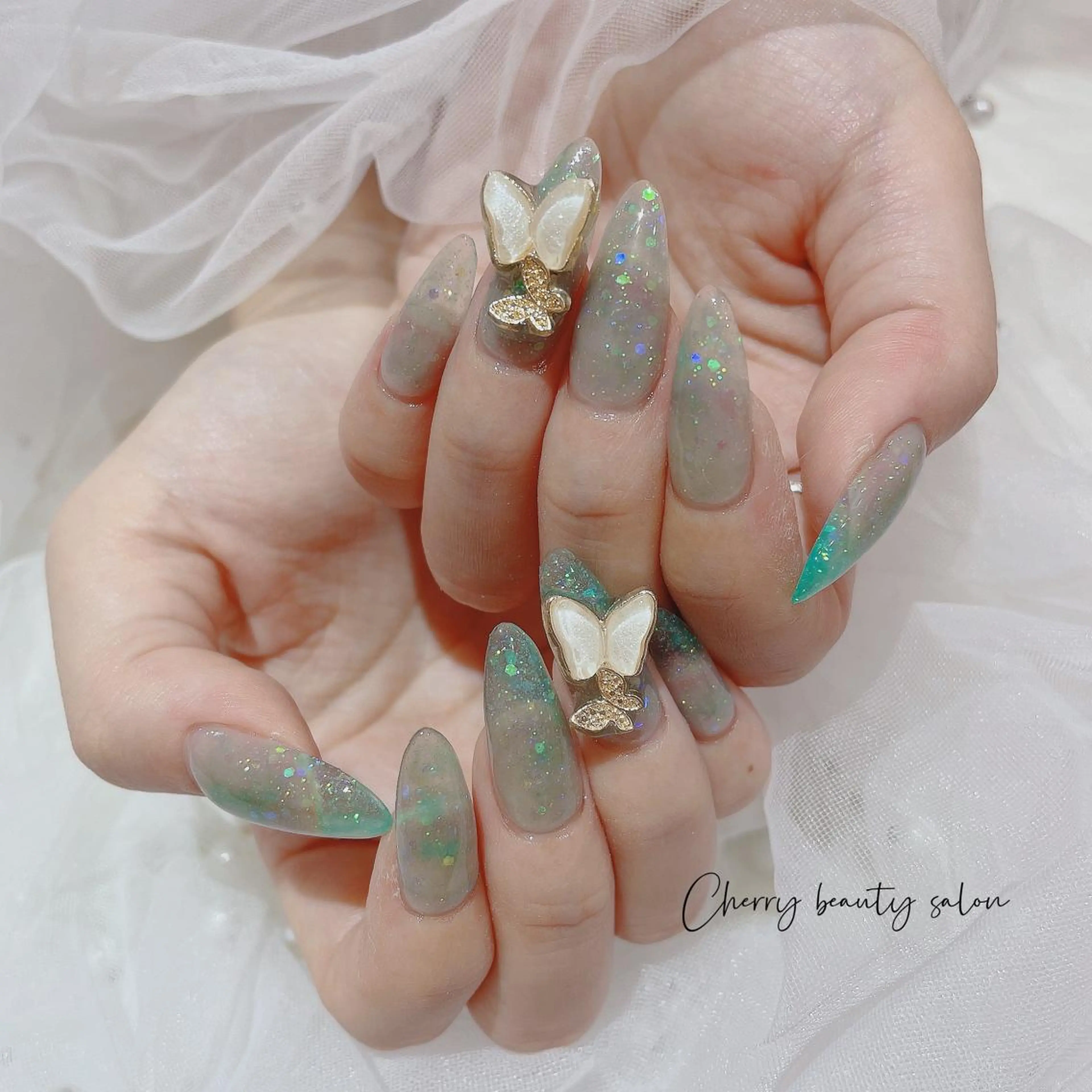 ネイル SAKURA 🍒のネイルデザイン