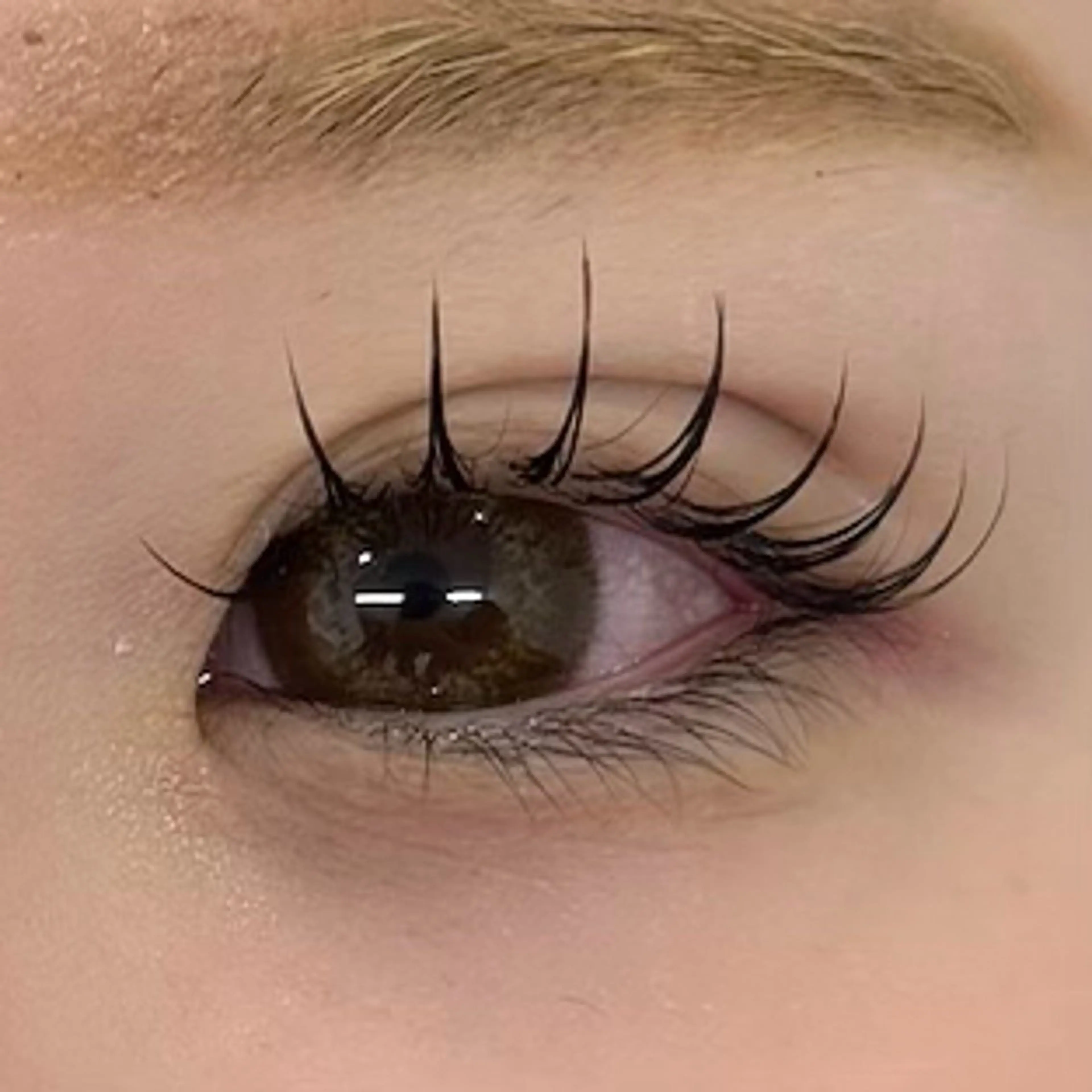 マツエク・マツパ アイブロウ専門サロンエサージュ町田店所属・町田 桃香のマツエク・マツパデザイン