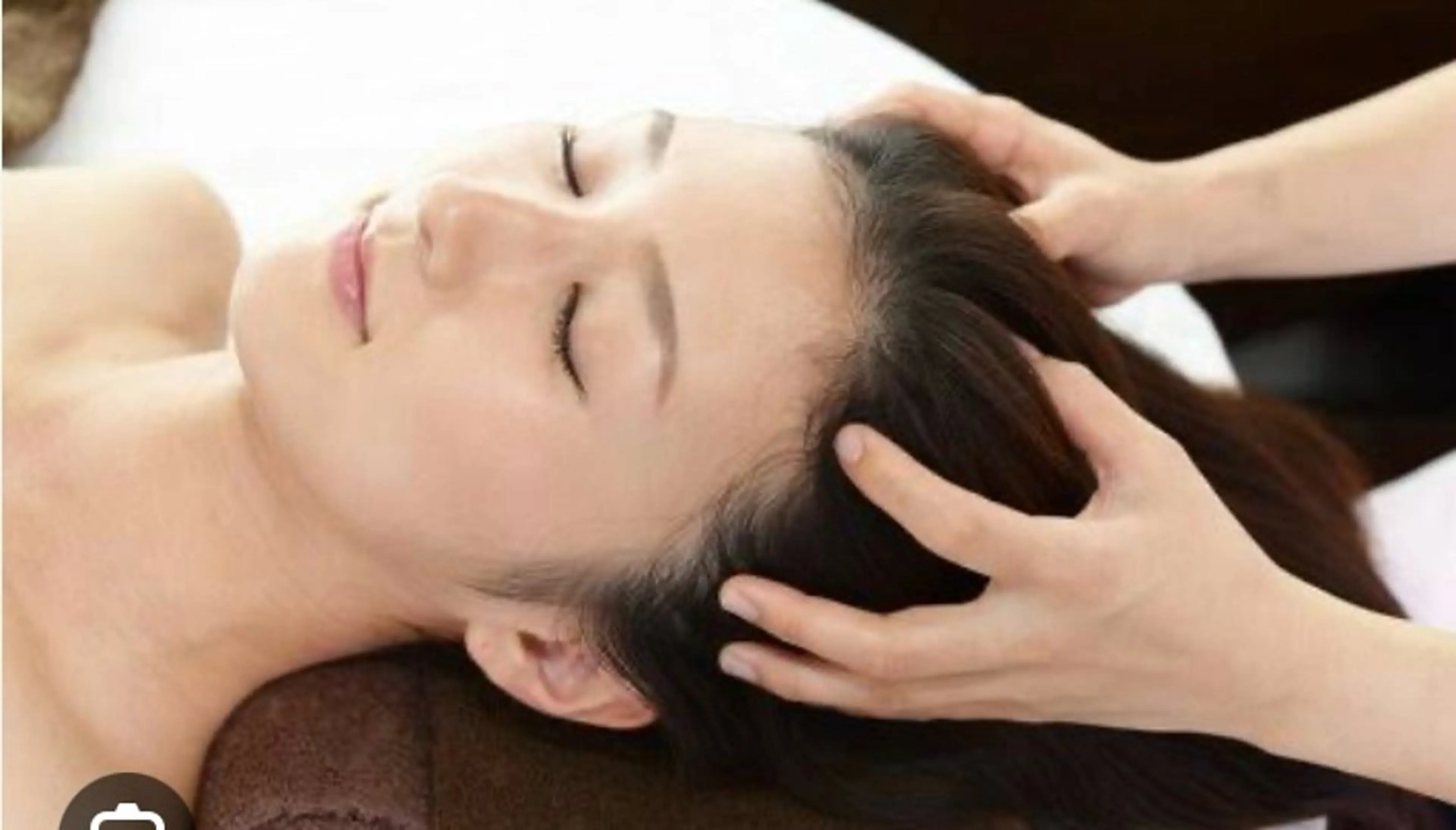 『年末限定』小顔リンパマッサージ💆‍♀️スッキリツヤツヤ小顔に🌟デコルテ、首、肩、フェイシャル洗浄➕マッサージの写真