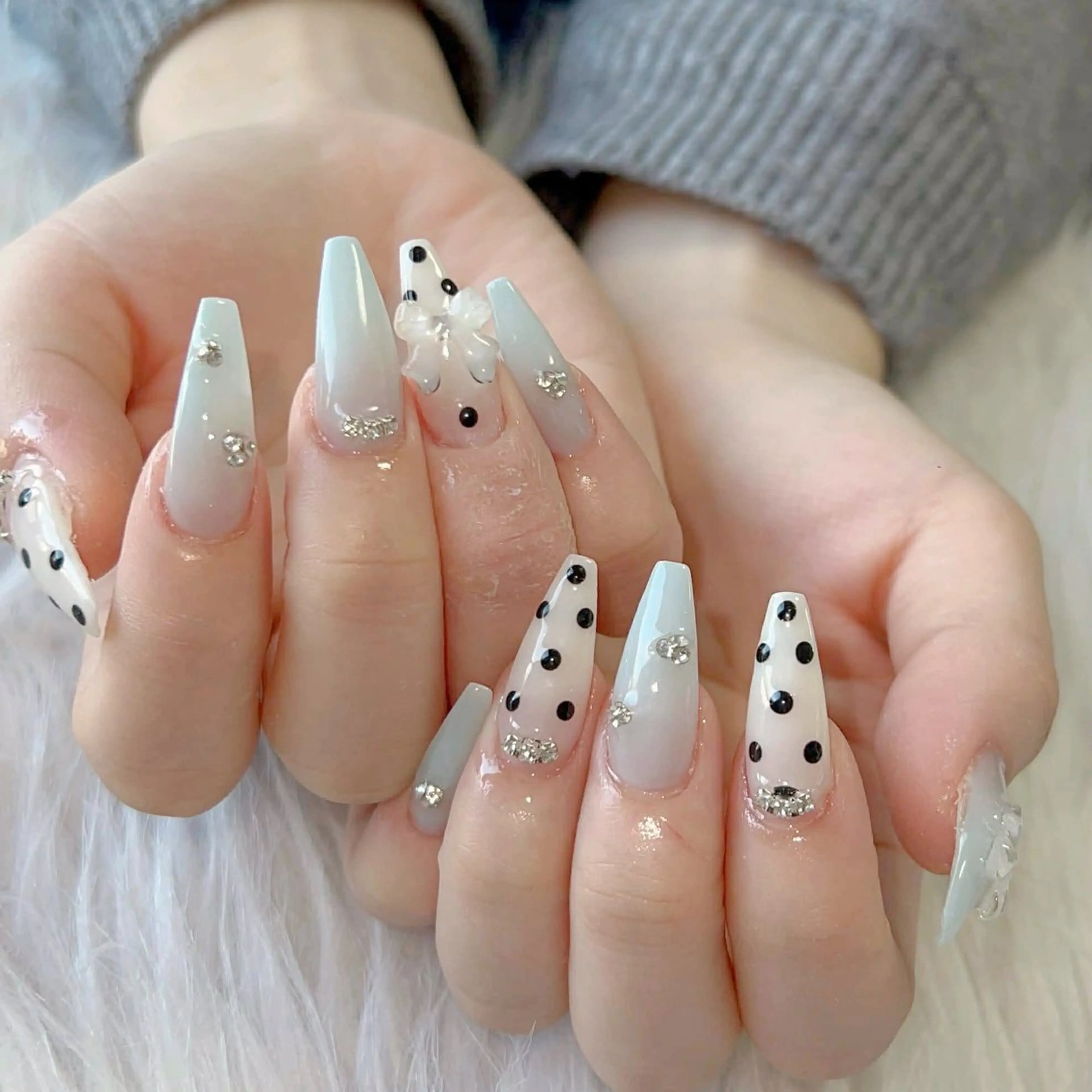 ネイル オーロラネイル クリアネイル 成人式 フラッシュネイル ジェルネイル ハンドネイル Amee Nail Salonのネイルデザイン