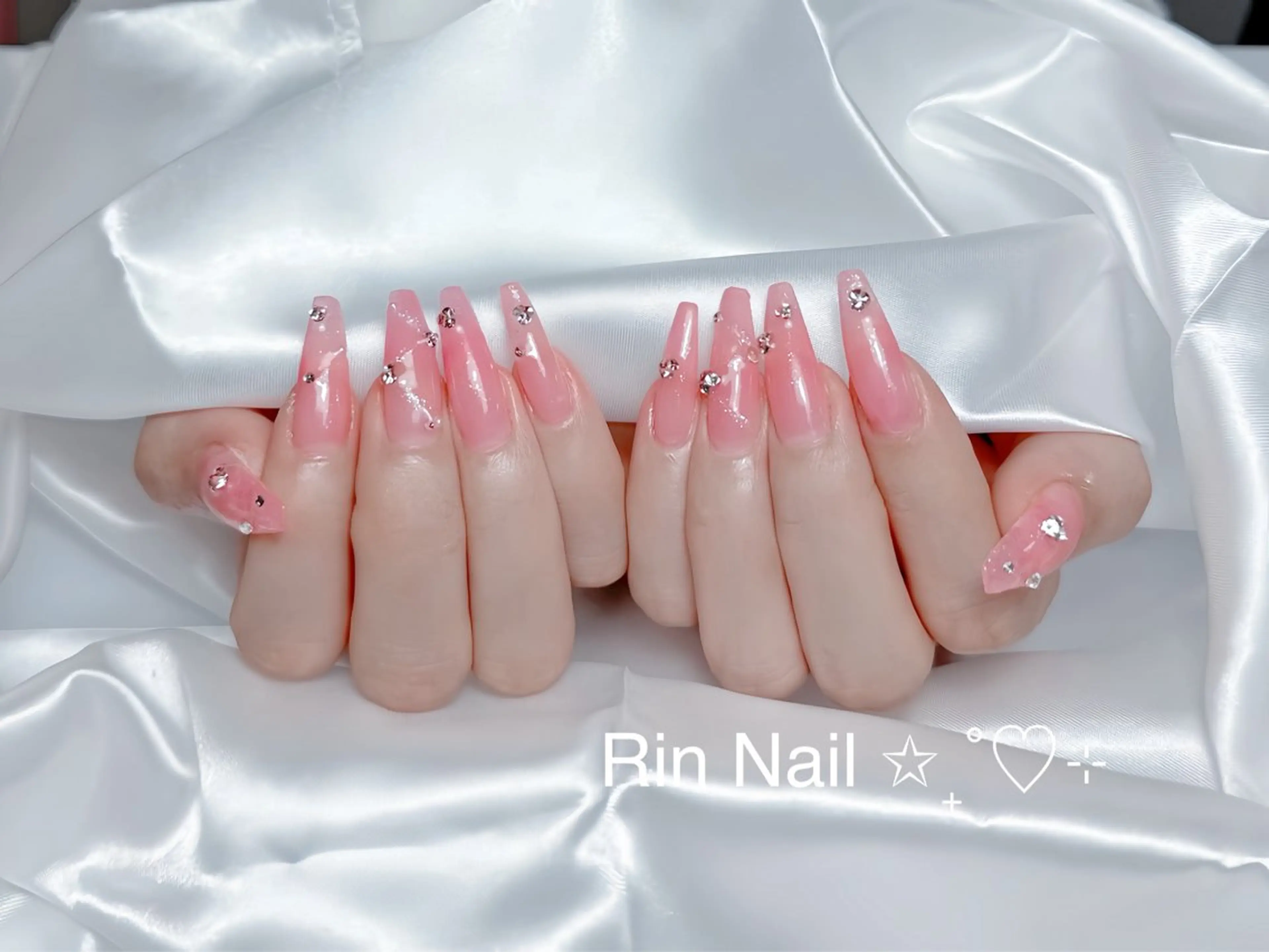 ネイル チークネイル フラッシュネイル フラワーネイル フットネイル ジェルネイル ハンドネイル Rin Nail Shinokuboのネイルデザイン