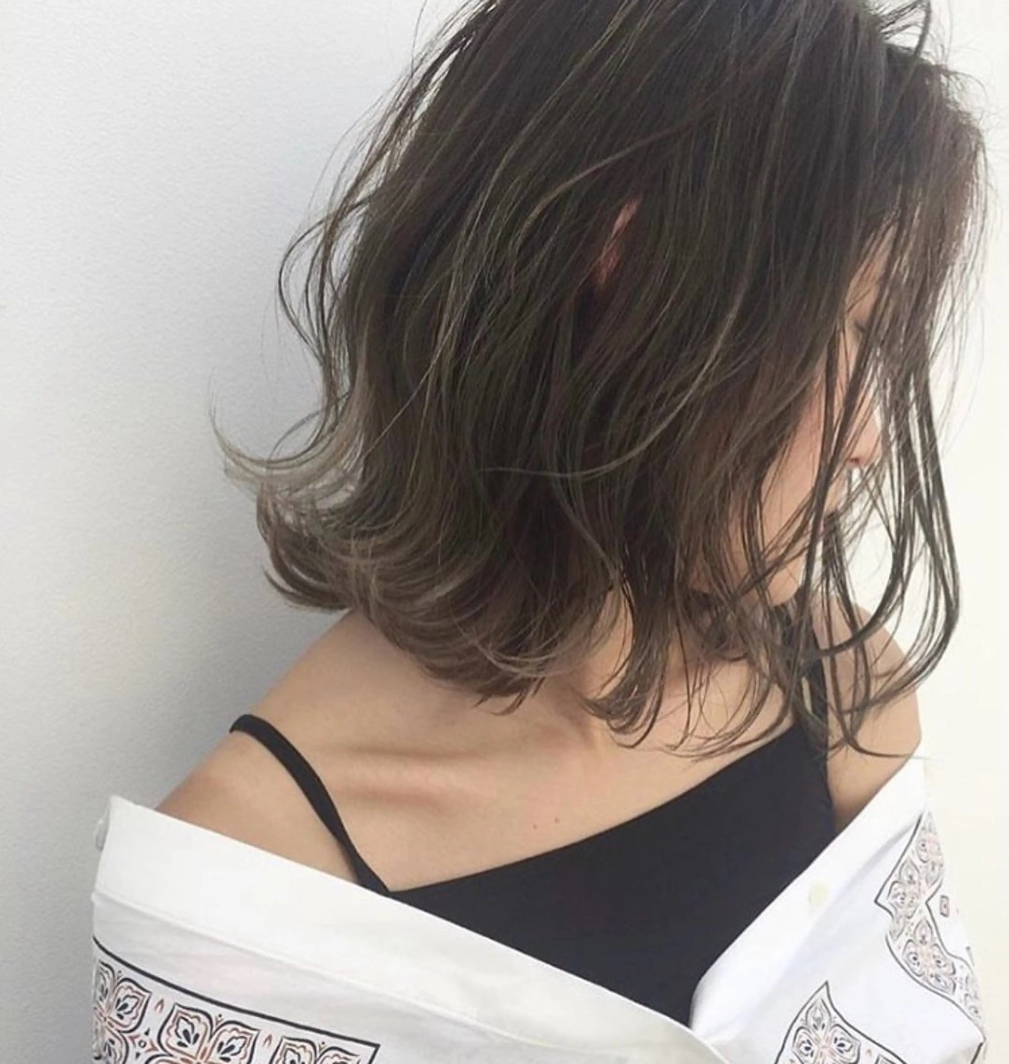 ミディアム ハイライト 山口生真 ✂︎小顔矯正カットのヘアスタイル