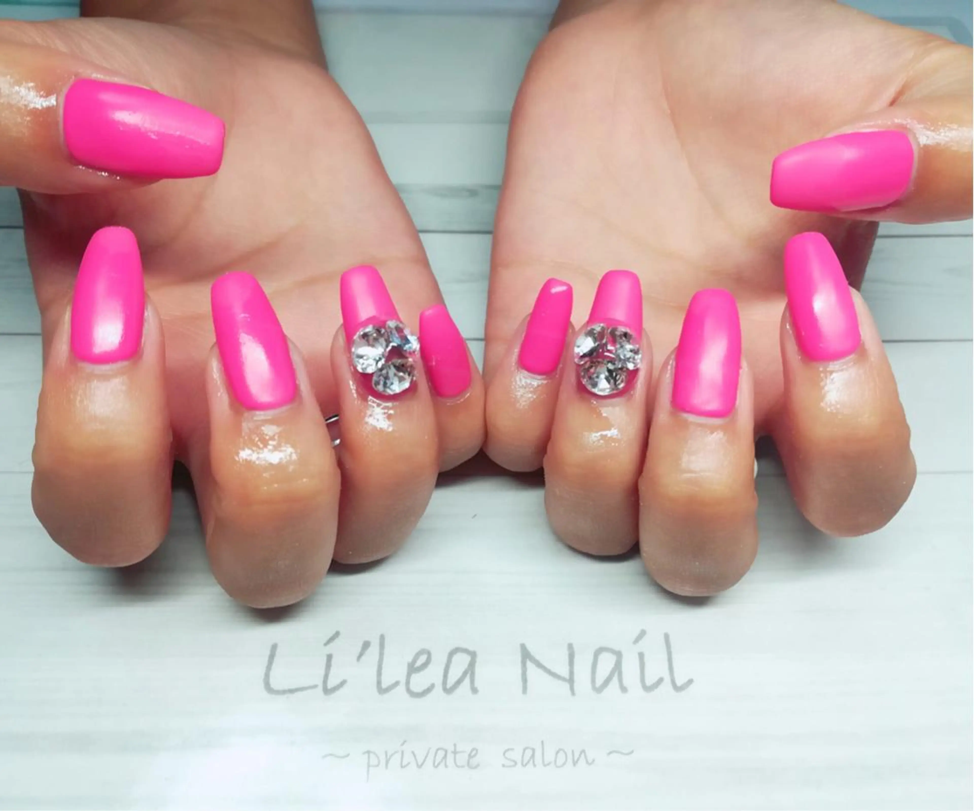 ネイル Li'leaNail AINAのネイルデザイン