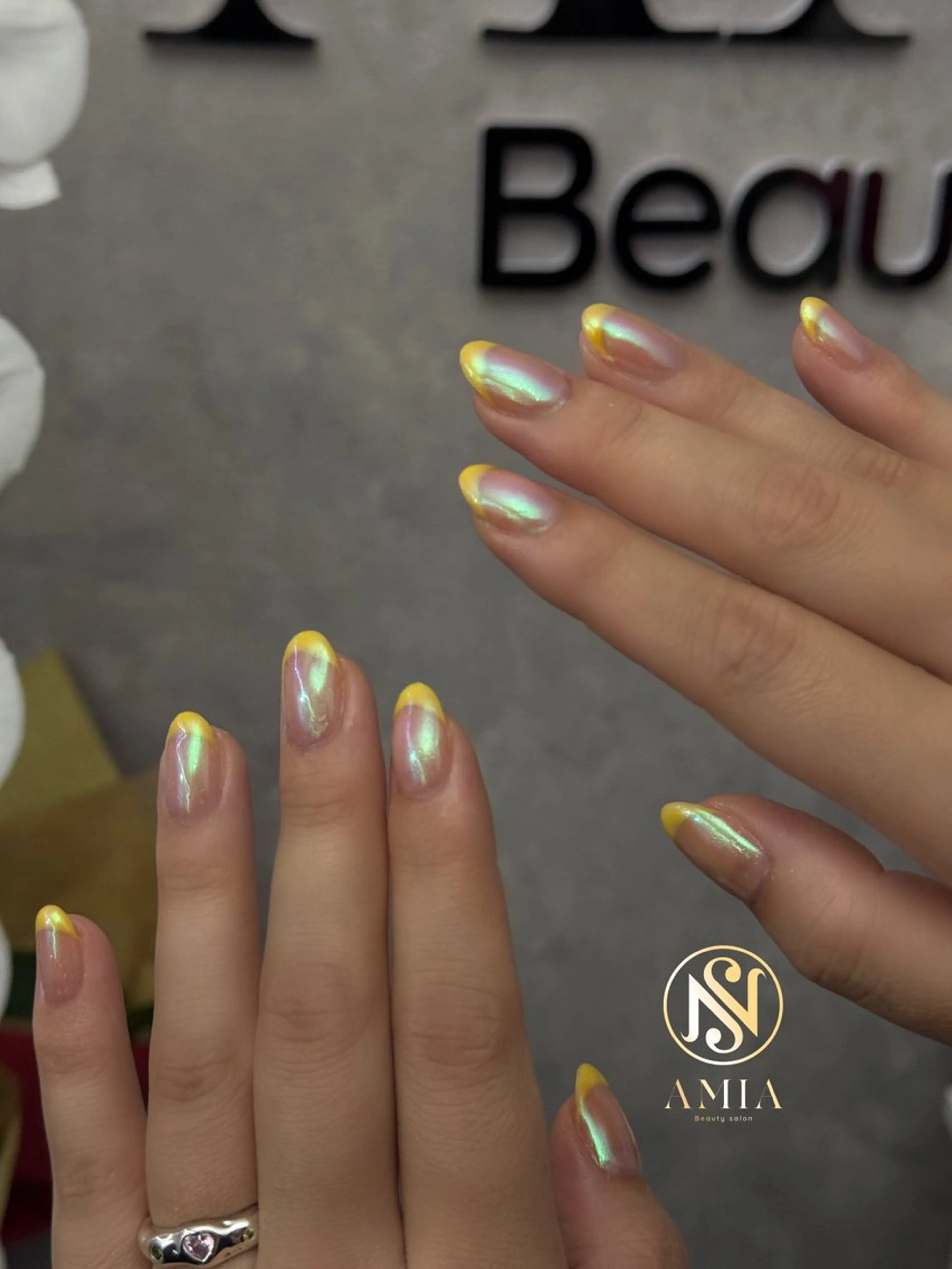 ミディアム ハンドネイル AMIA BEAUTY SALON所属・🌟AMIA BEAUTY🌟のネイルデザイン