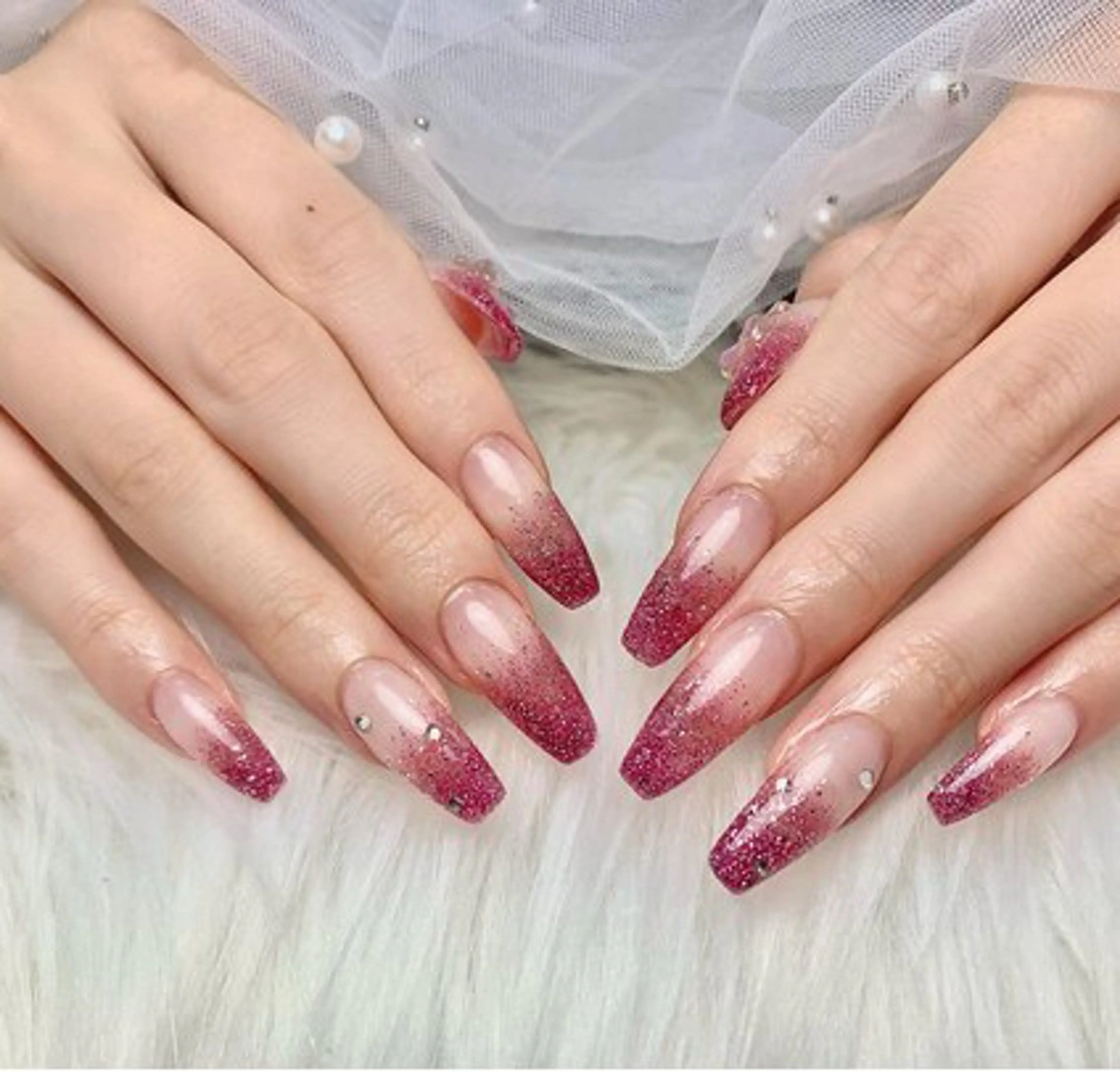 チップ長さ出し　ラメグラデーション1色　3900円(ジェルオフあり場合500別料金かかります。)の写真