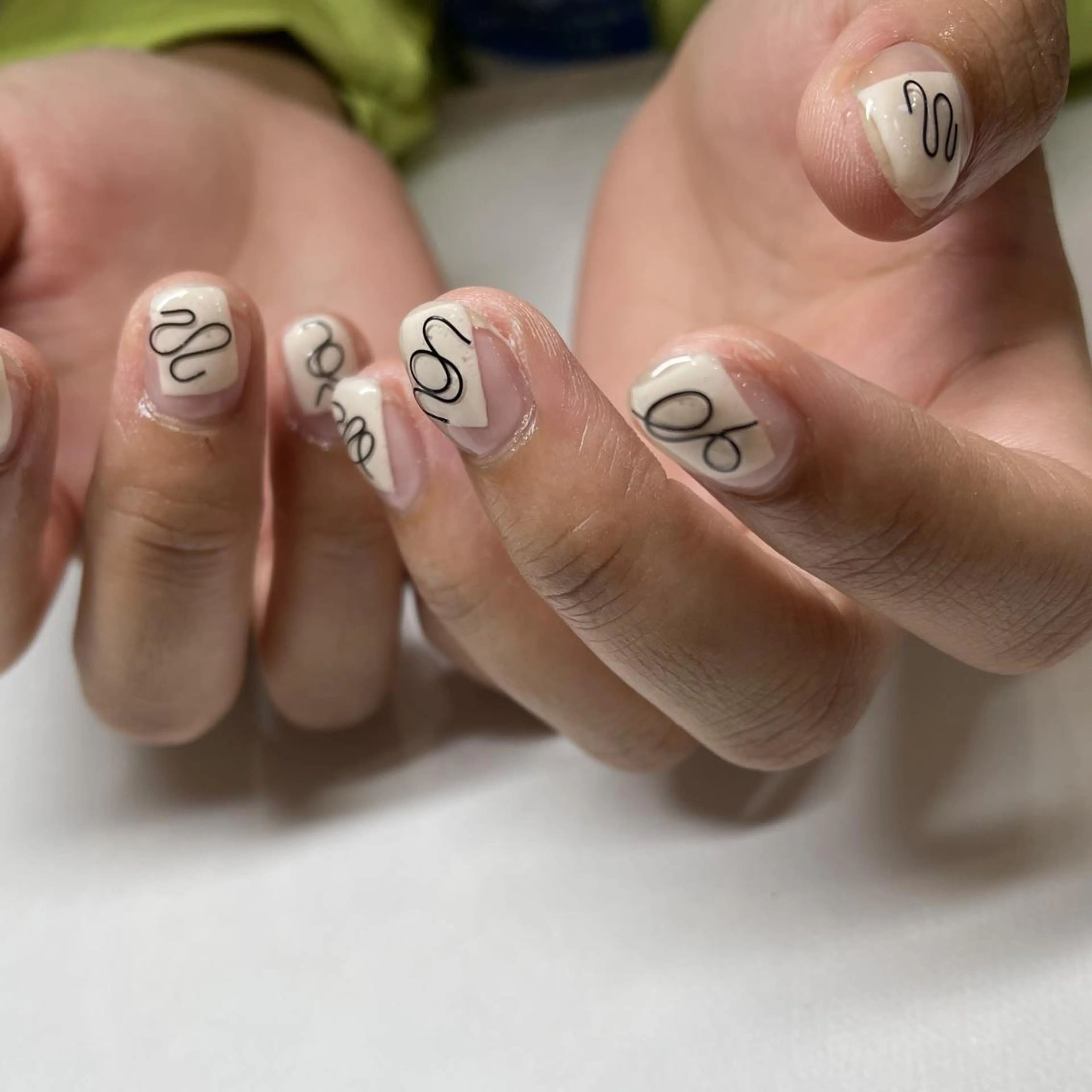 ネイル ハンドネイル フットネイル p.o.n. nuance/個性的のネイルデザイン