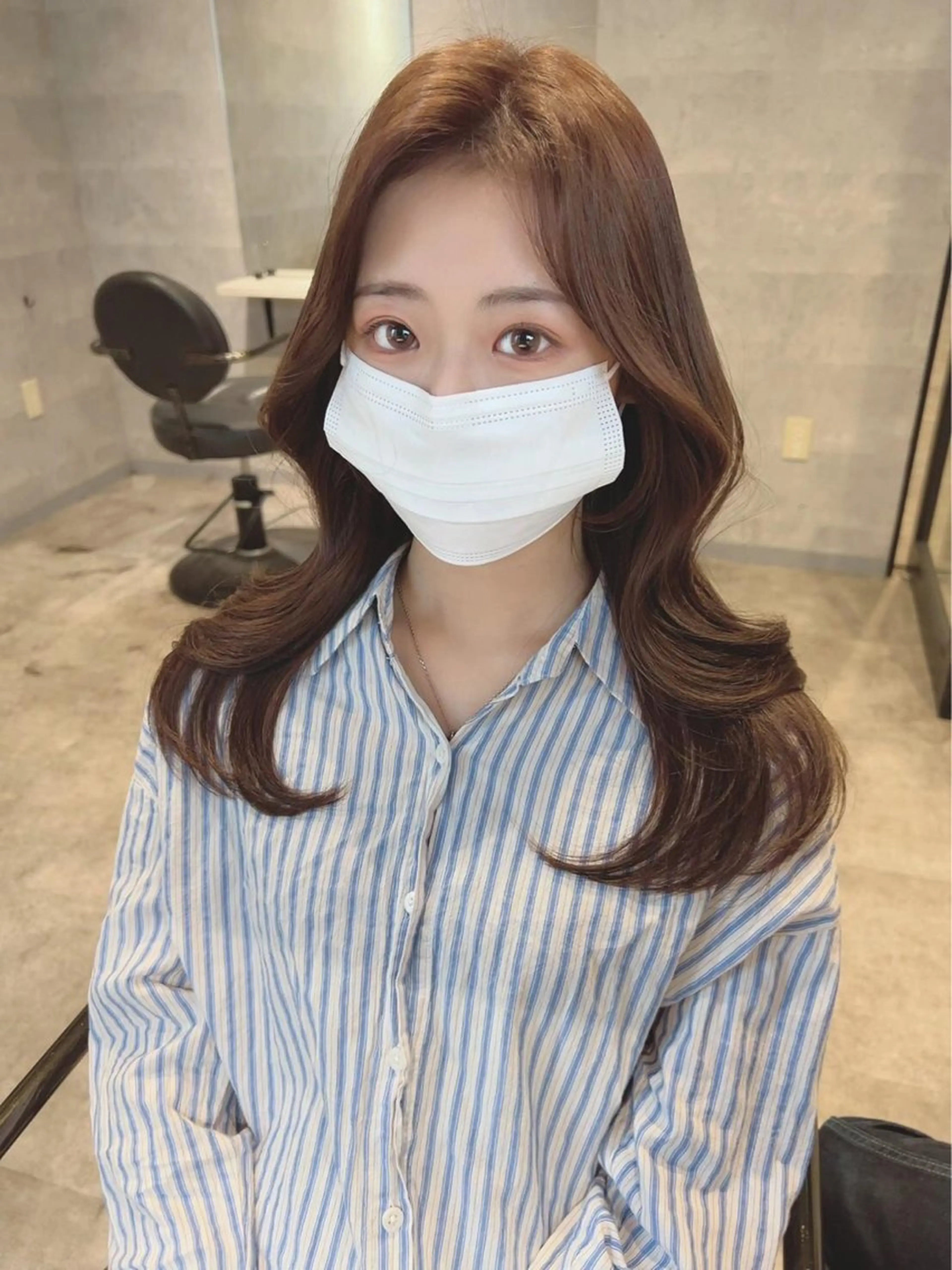 ミディアム カット ヘアカラー トリートメント RAISE by_WHITEのヘアスタイル