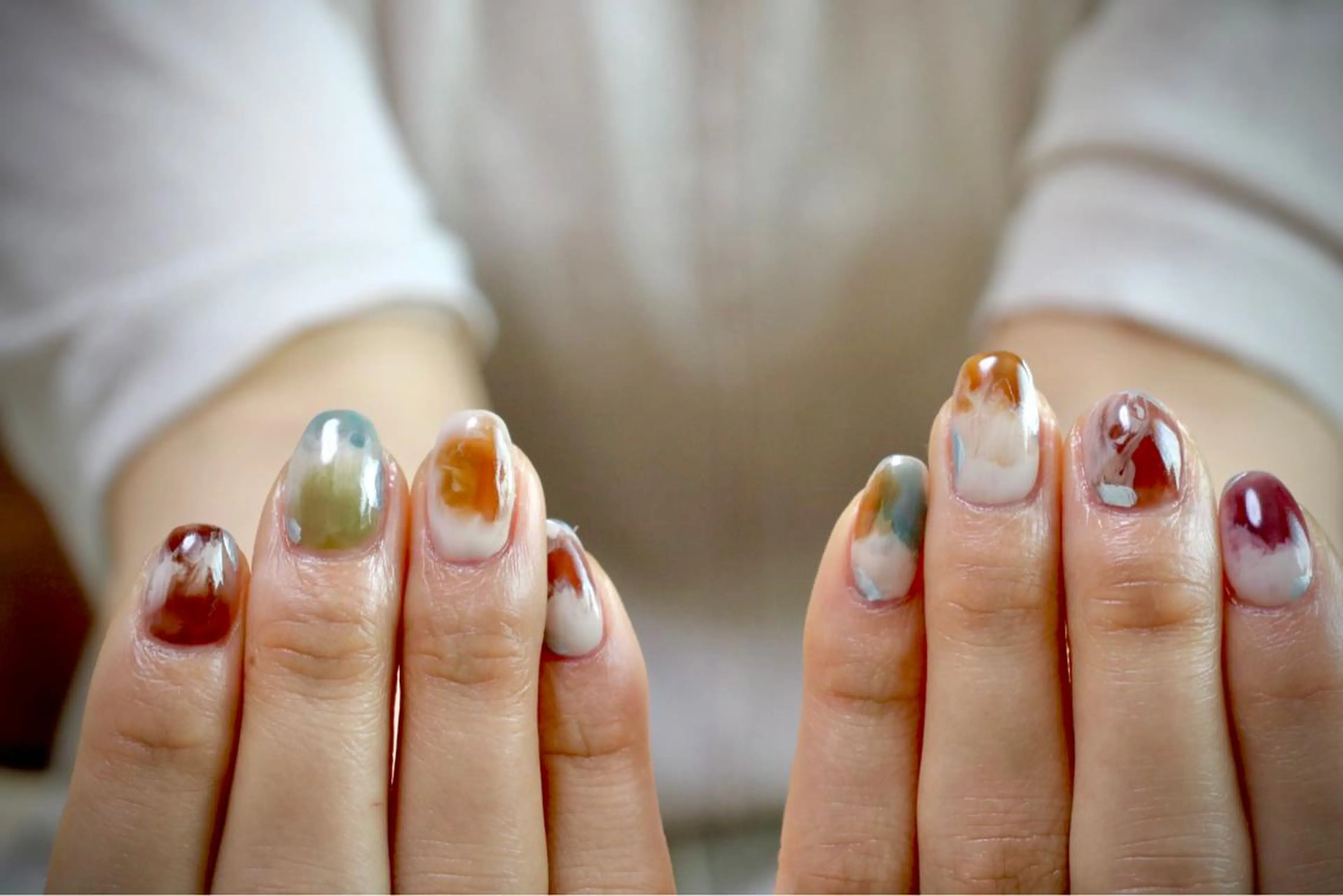 ネイル オーロラネイル カジュアル ジェルネイル ラメ(グリッター) マグネットネイル ハンドネイル MH Nailのネイルデザイン