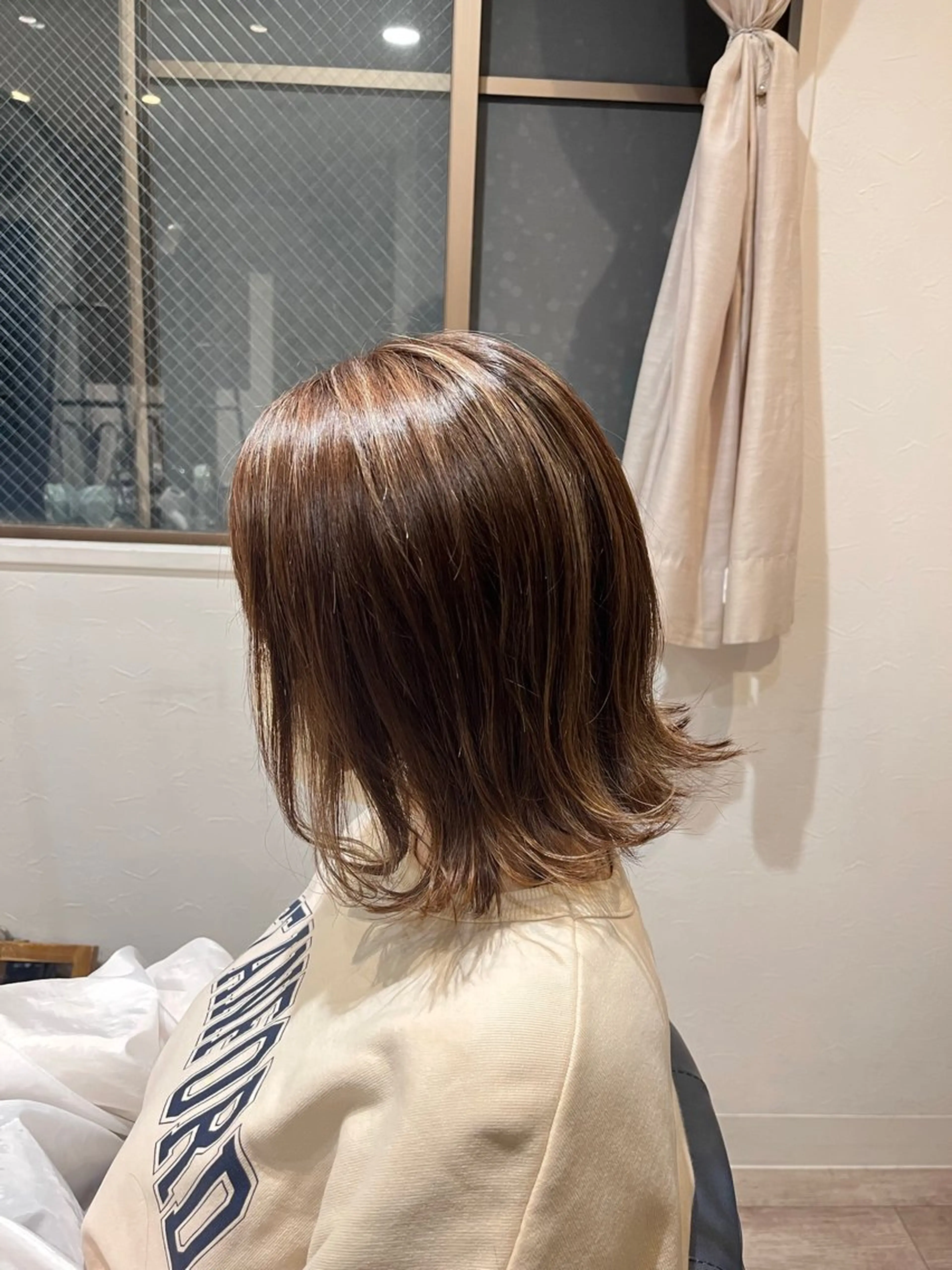 ミディアム カラー パーマ ミディアムパーマ ハイライトカラー ハイライト ito.little hair garden所属・小林 勇雅のヘアスタイル