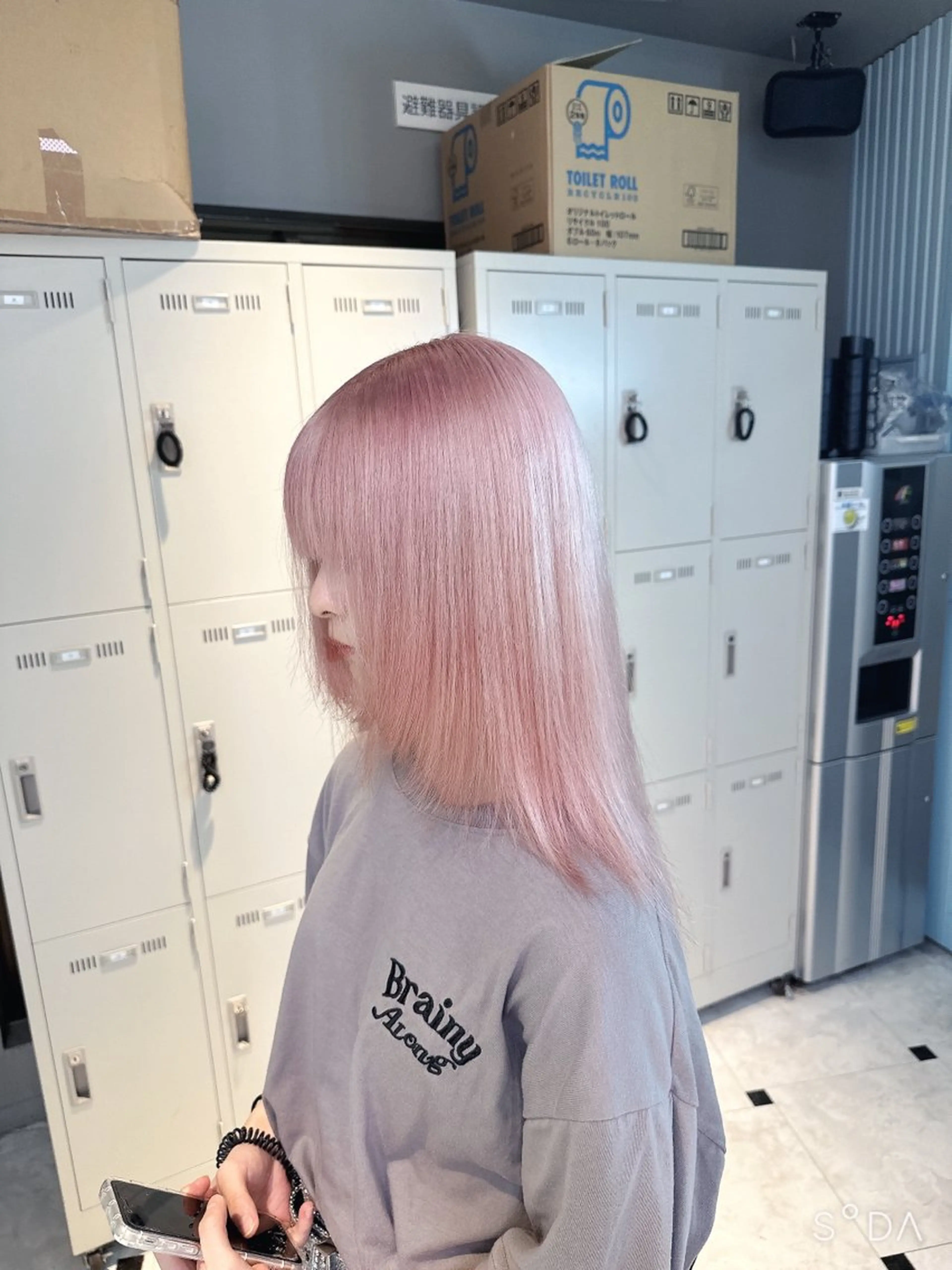 セミロング カラー 🪄池袋ハイトーン 🪄ブリーチカラーのヘアスタイル