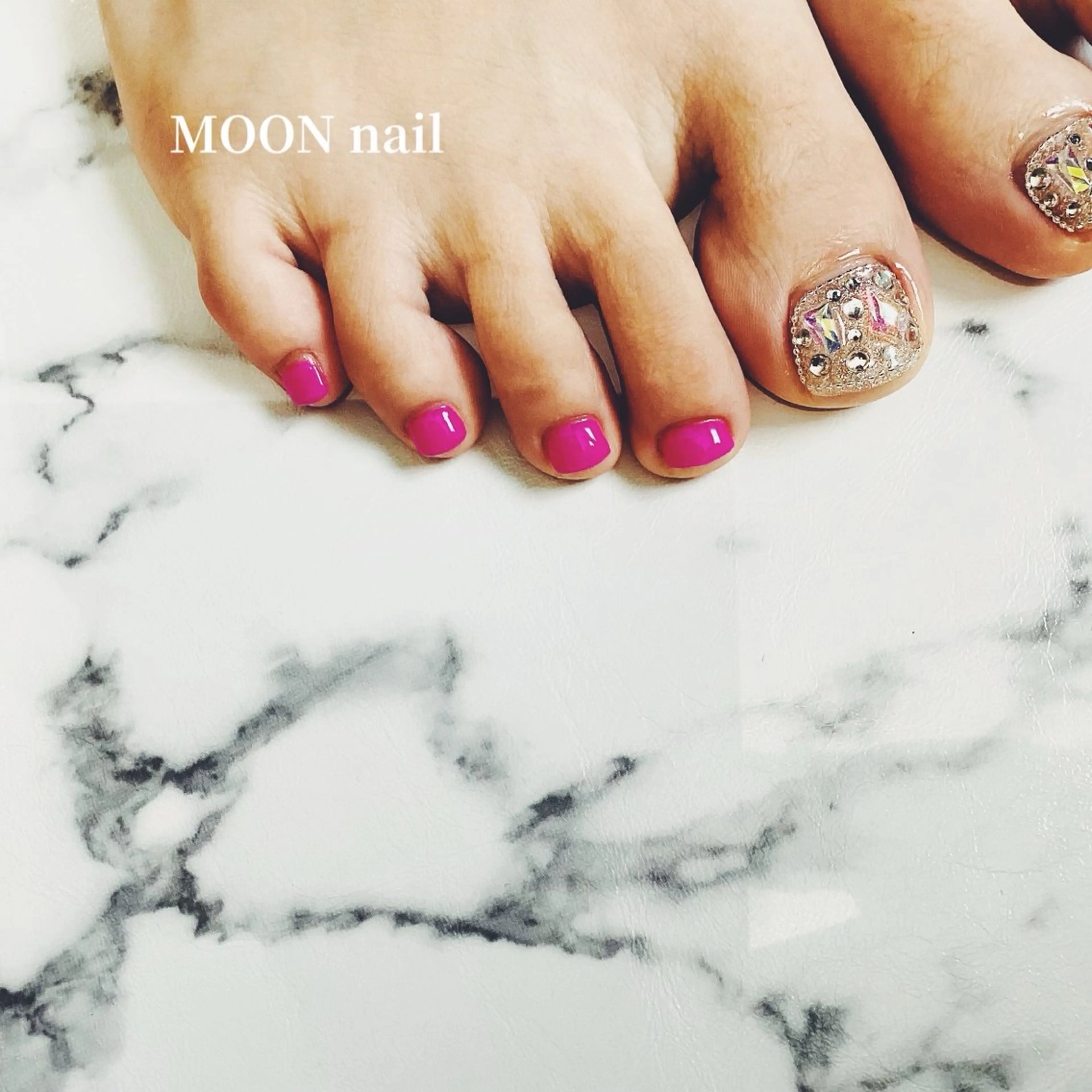 ネイル キラキラネイル フットネイル 浦添 MOON  nailのネイルデザイン