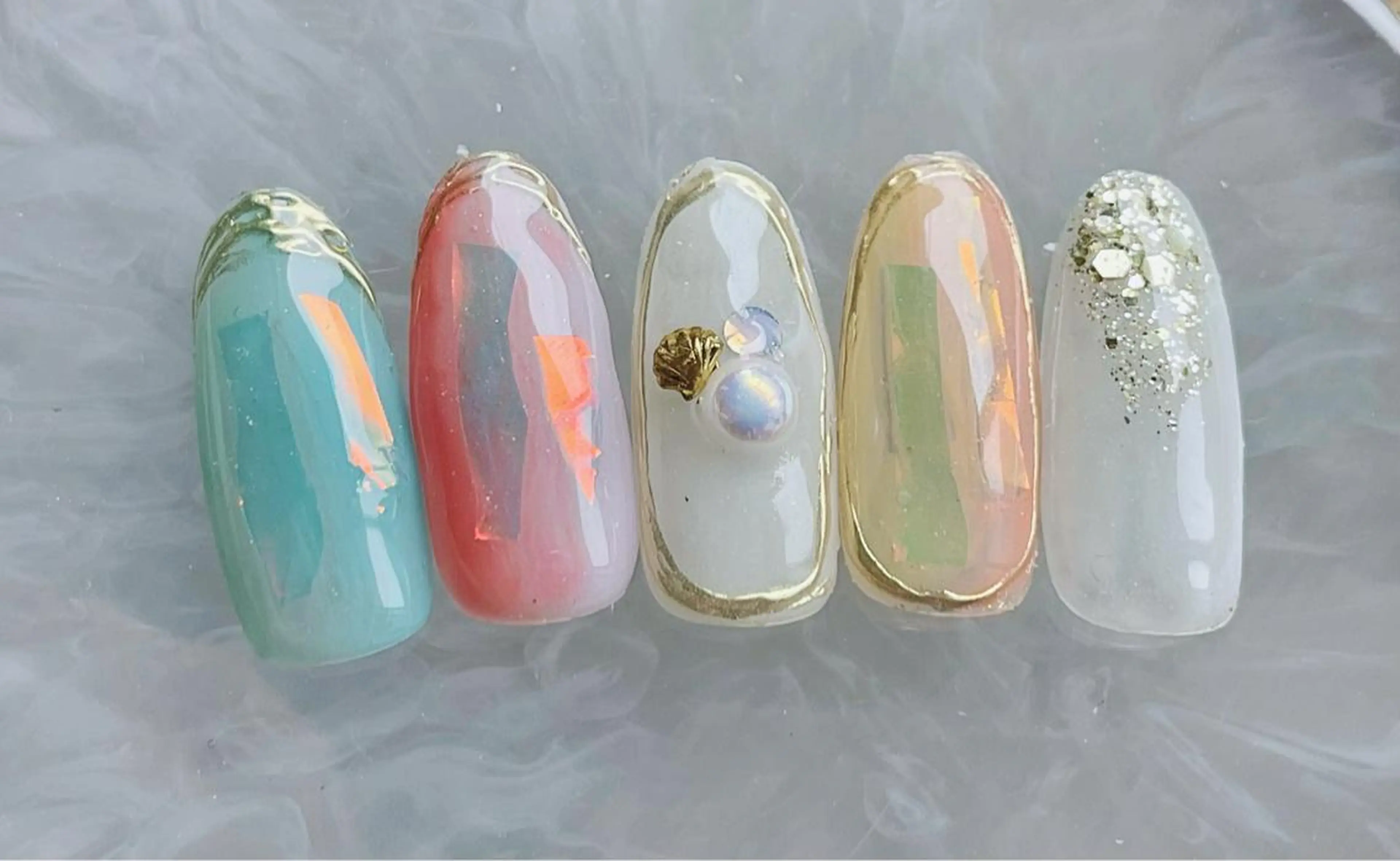 ネイル オーロラネイル ジェルネイル キラキラネイル ミラーネイル パラジェル ハンドネイル Satomi  のネイルデザイン