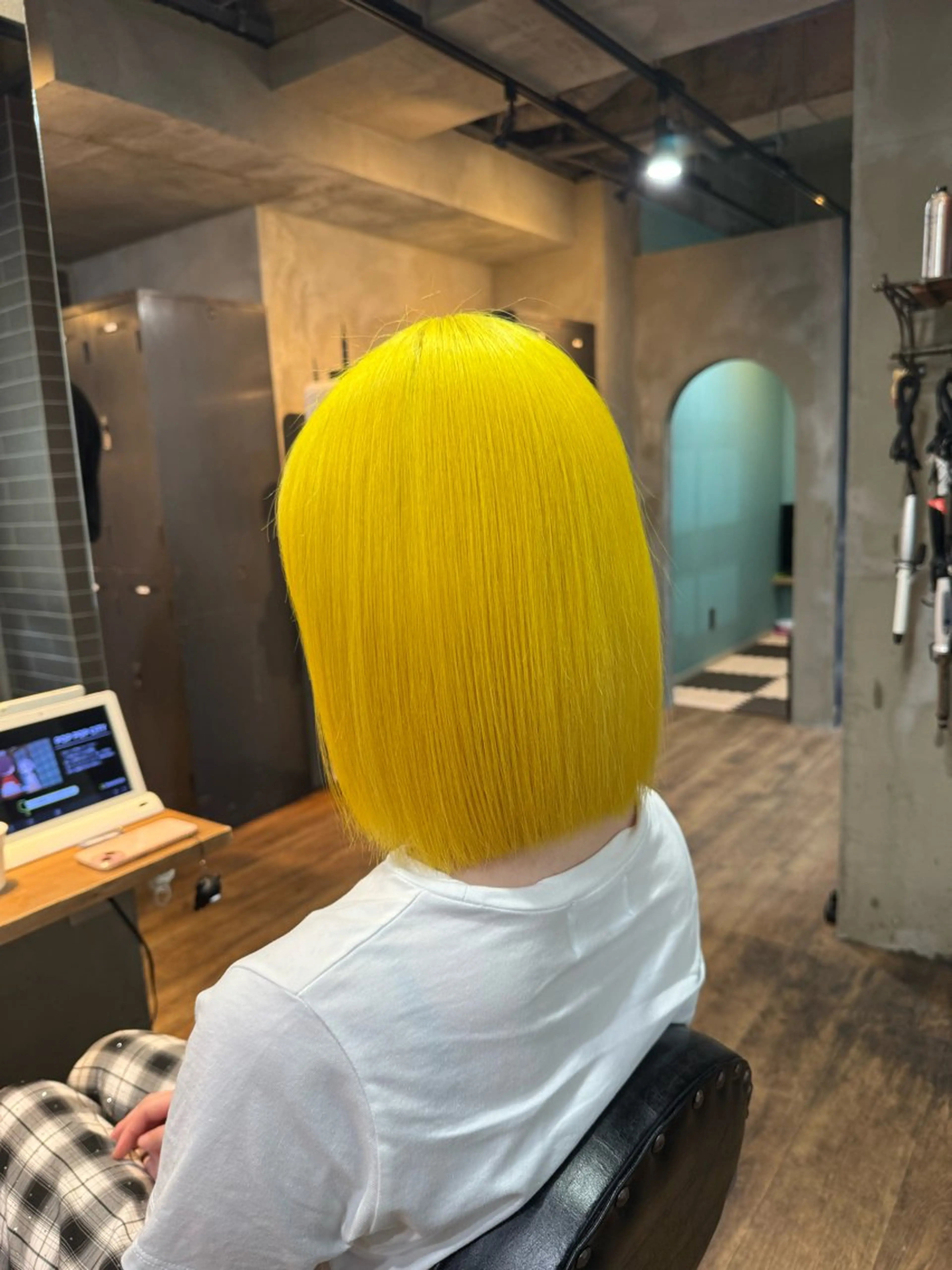 ミディアム カラー Eleanor spa&treatment 札幌店内にあるシェアサロン【WHITE】所属・シルクハイトーン / 髪質改善🦋MIKUのヘアスタイル