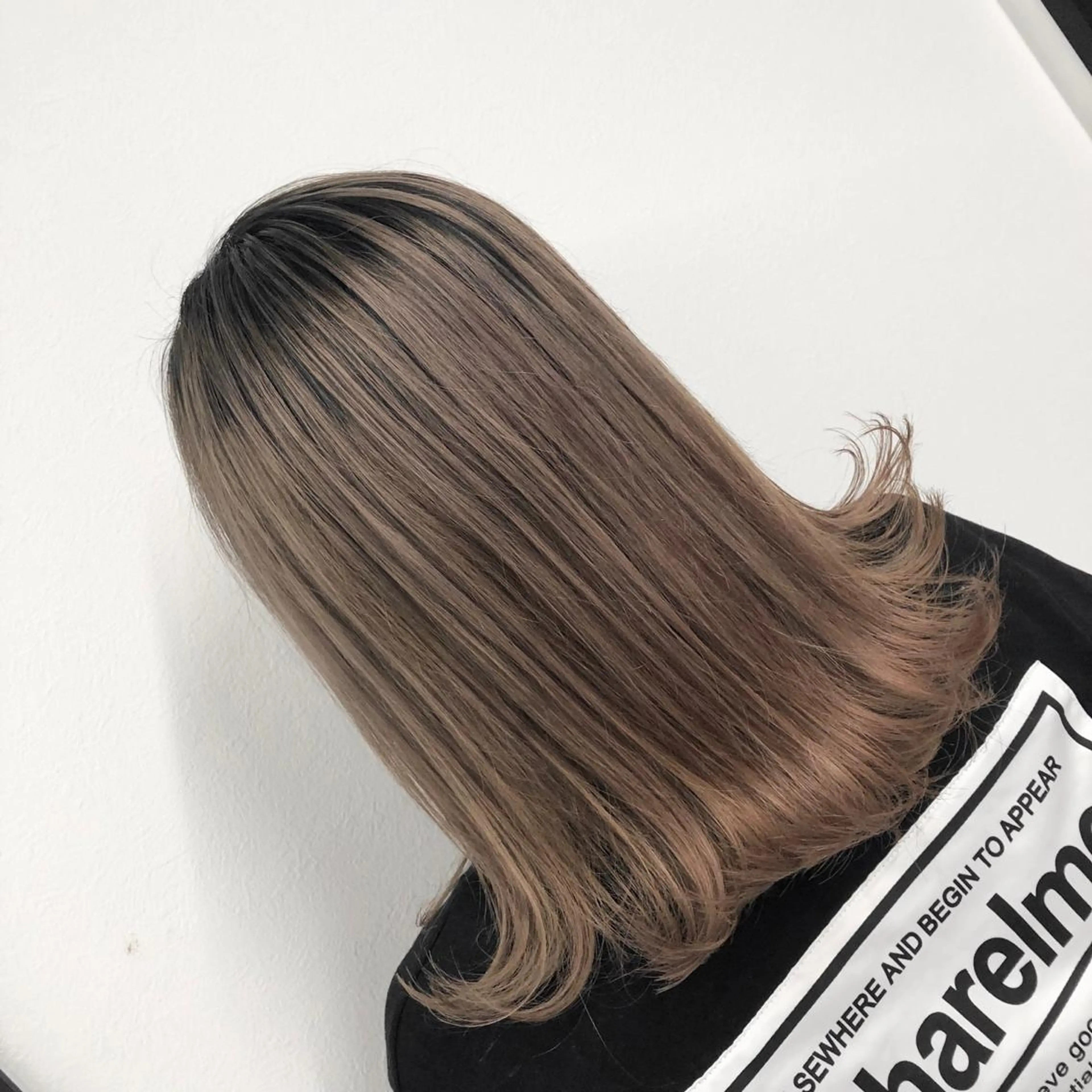 ミディアム カラー ヘアアレンジ バレイヤージュ デザインカラー ハイライトカラー 外国人風カラー ハイライト アンドウ ユウ/ レイヤーカット/韓国のヘアスタイル