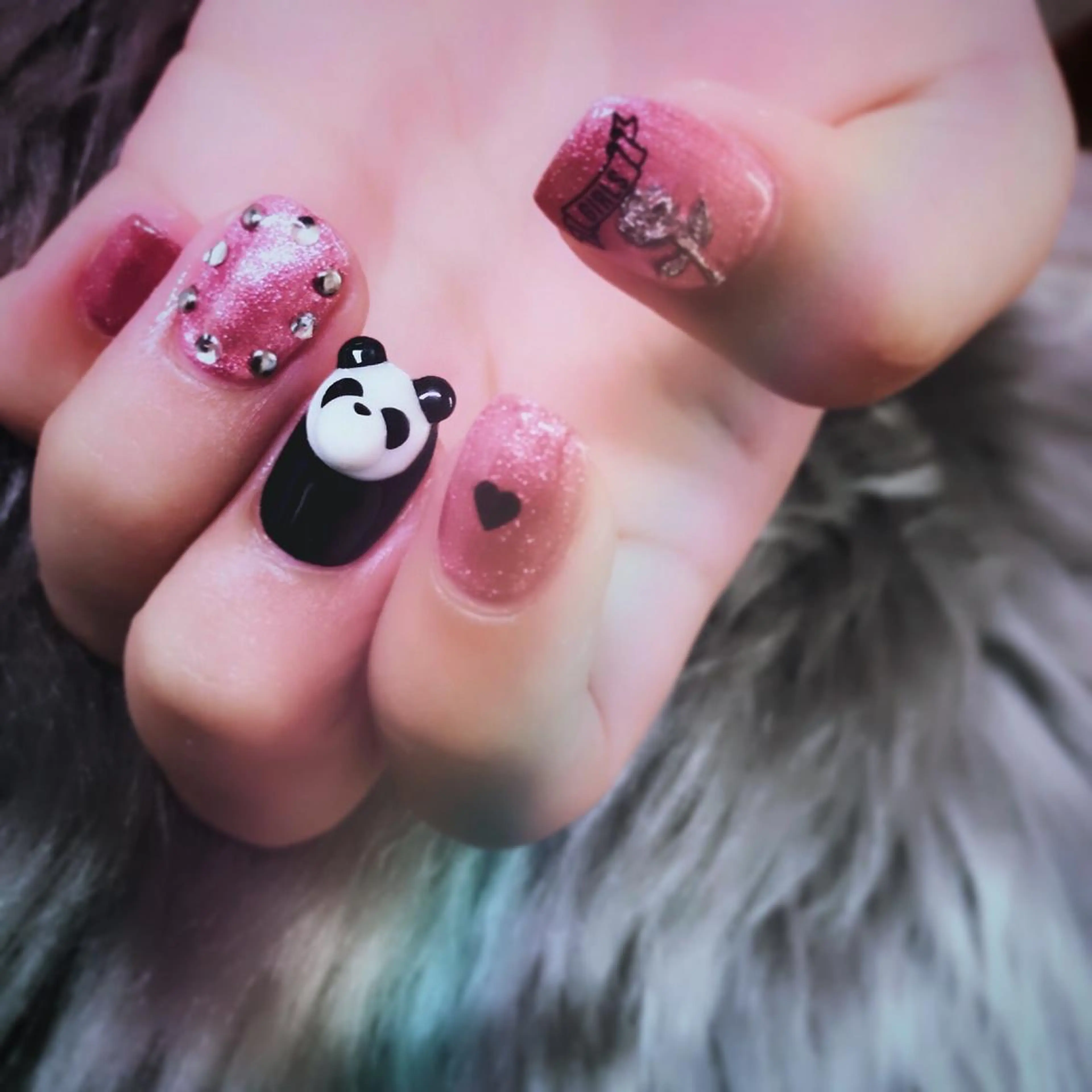 ネイル NOIROUGE所属・NOI ROUGEのネイルデザイン