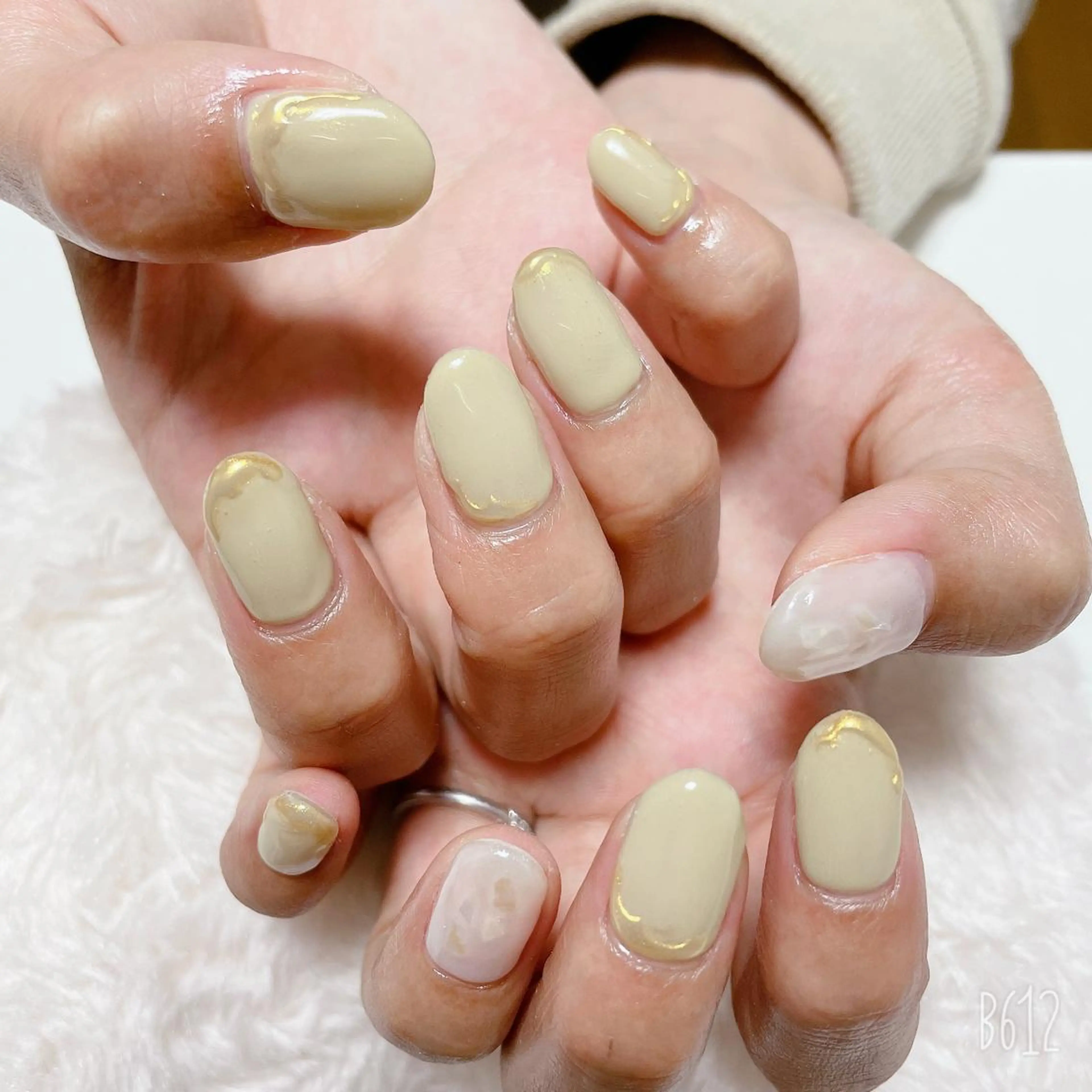 ネイル The Best Beauty受付担当のヘアスタイル