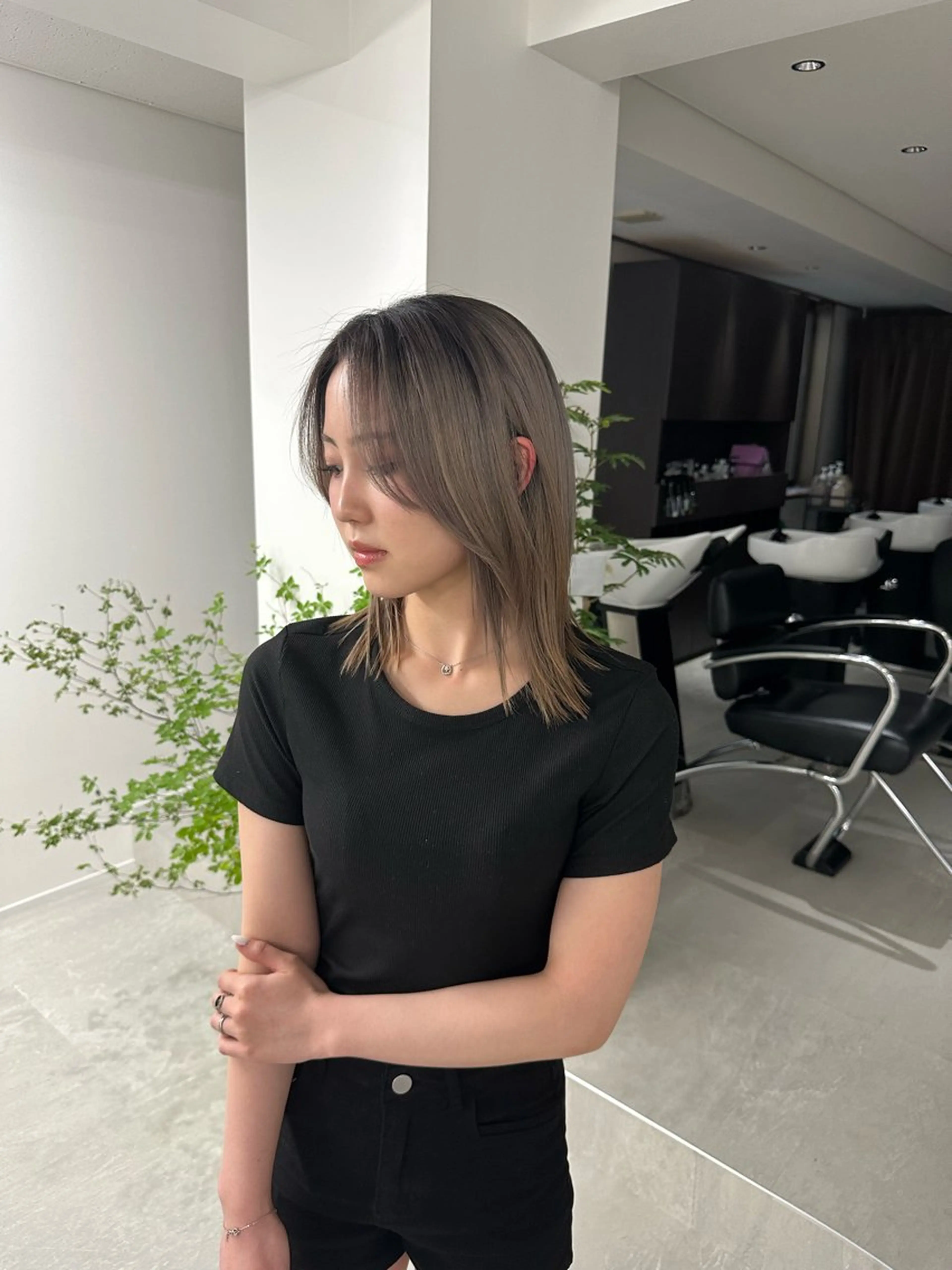 シャドールーツ(ブリーチ＋オンカラー）＋TRの写真