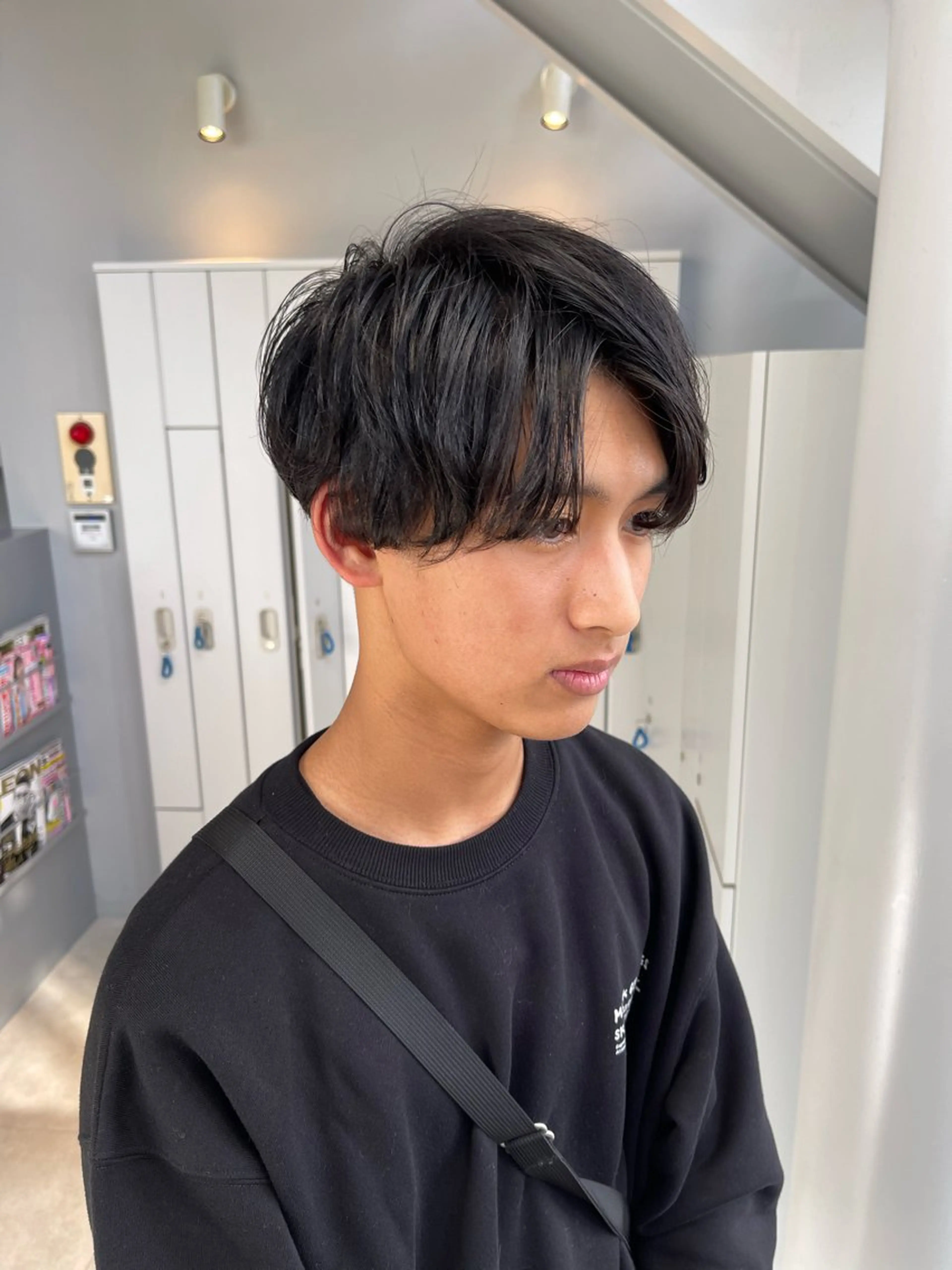 ショート パーマ メンズ センターパート カット パーマ 石原圭悟 /ショート/艶カラーのヘアスタイル