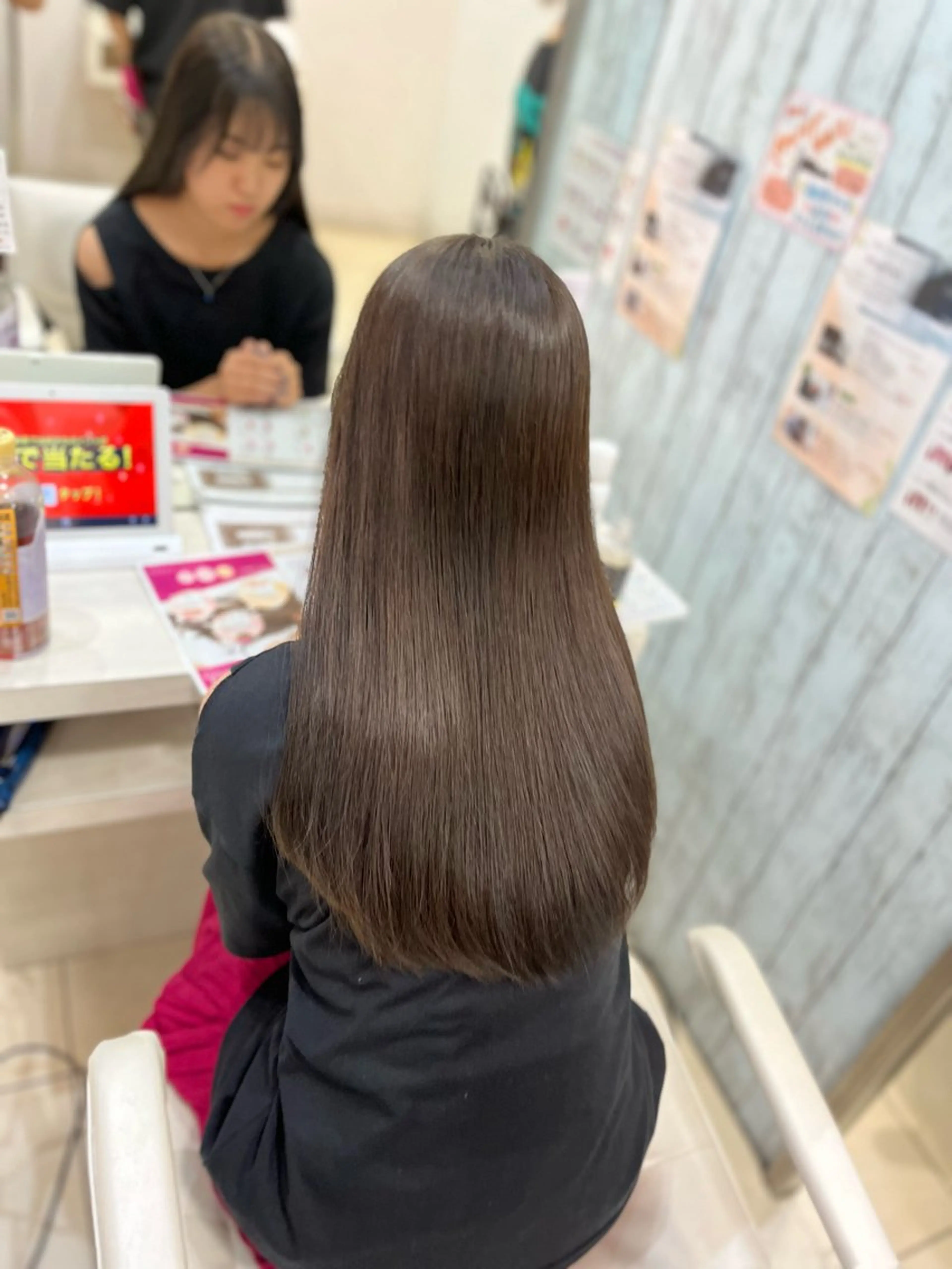 セミロング ヘアカラー トリートメント 【髪質改善カラー】 あむ·. ⟡ 🖤のヘアスタイル