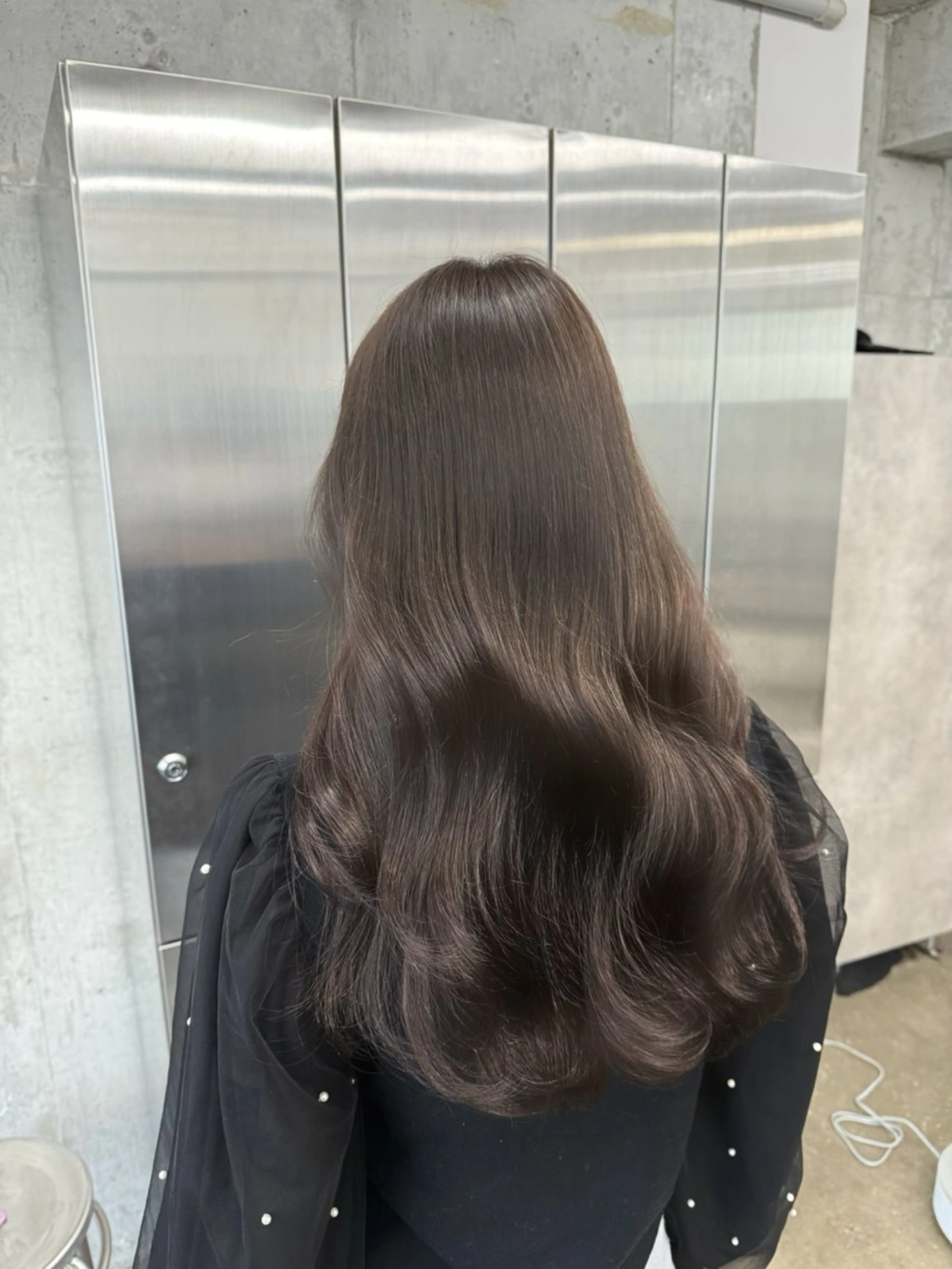 ロング カラー ブリーチ ダブルカラー グレージュ ブリーチなしカラー カット ヘアカラー トリートメント 高橋大樹/グレージュ 透明感/髪質改善のヘアスタイル