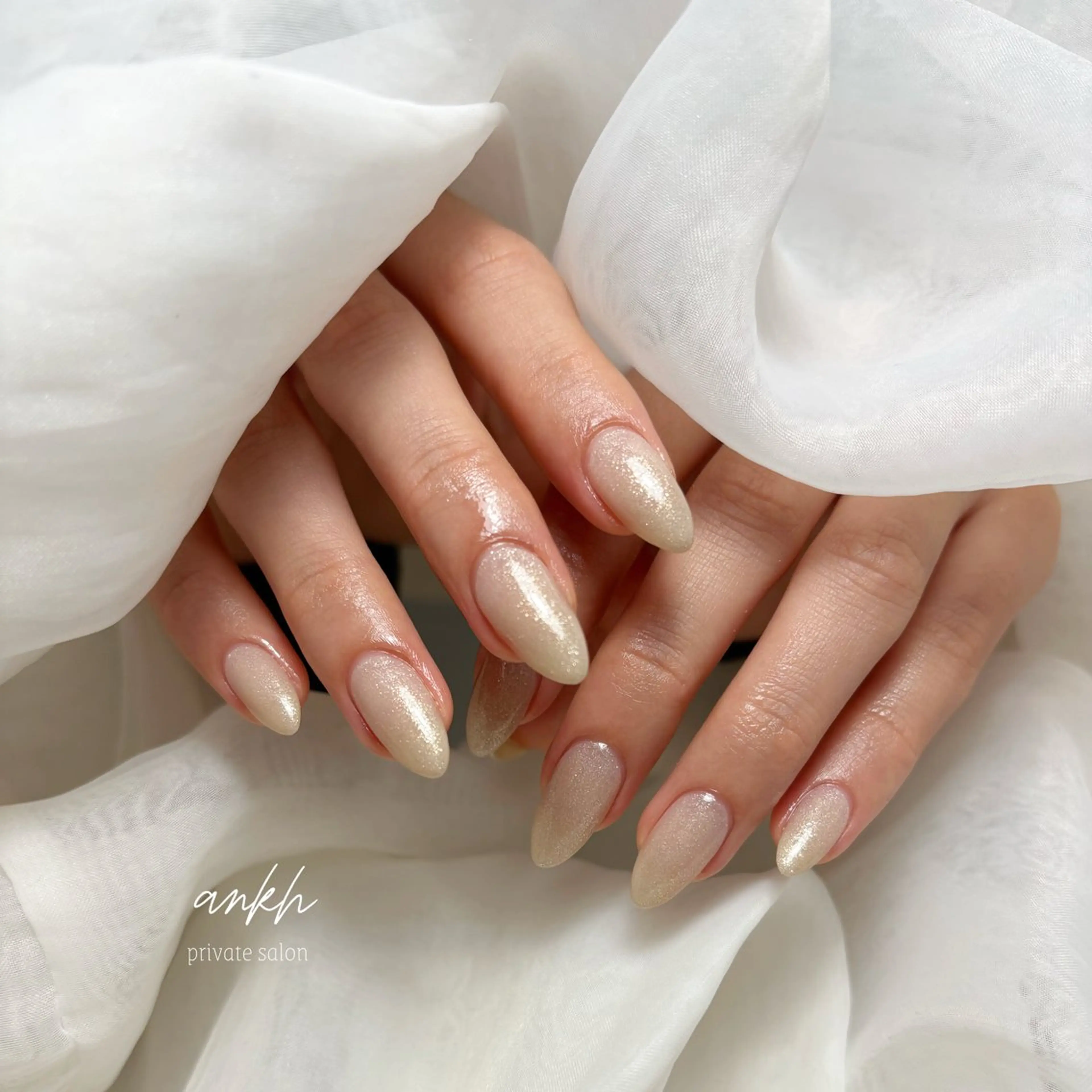 ネイル ラメ(グリッター) オフィスネイル ワンカラーネイル シンプルネイル ホワイト ankh. Minaのネイルデザイン