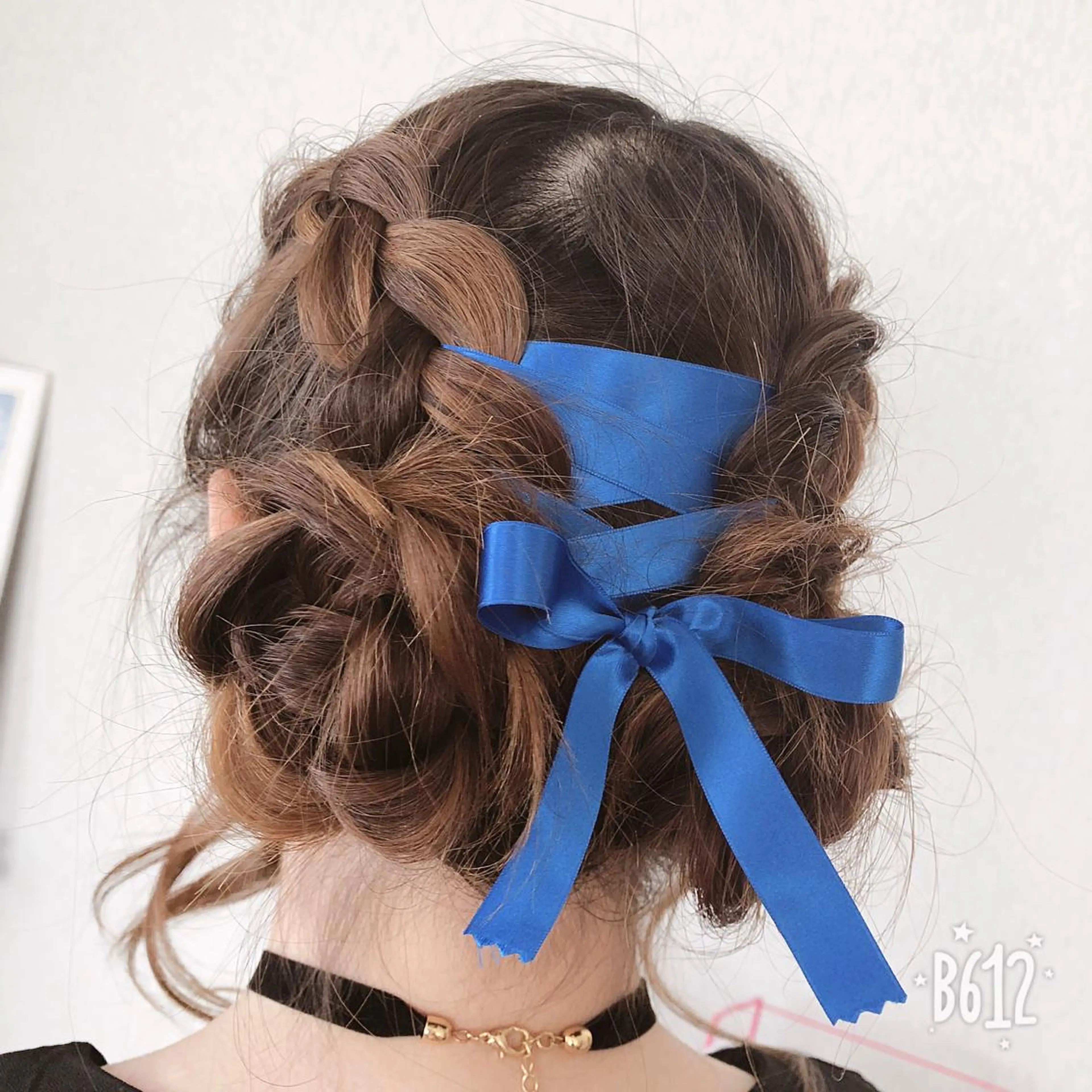 セミロング ヘアアレンジ 白髪ぼかしハイライト めさきすずなのヘアスタイル