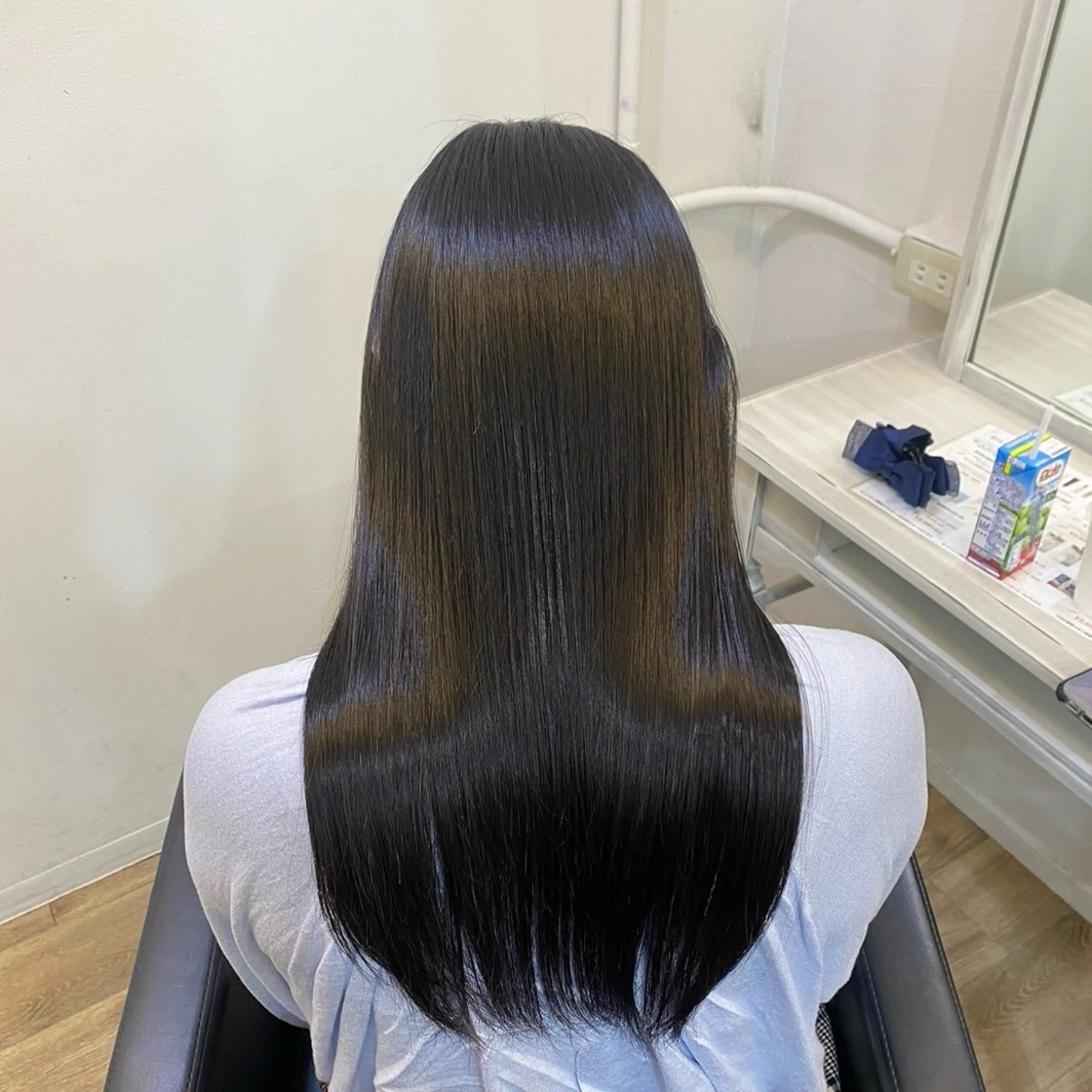 ロング カラー パーマ ベージュカラー 黒髪 ブルーカラー ブルーブラック ブラウンカラー カット ヘアカラー 縮毛矯正 トリートメント ブリーチなし/ ベージュ/akiraのヘアスタイル