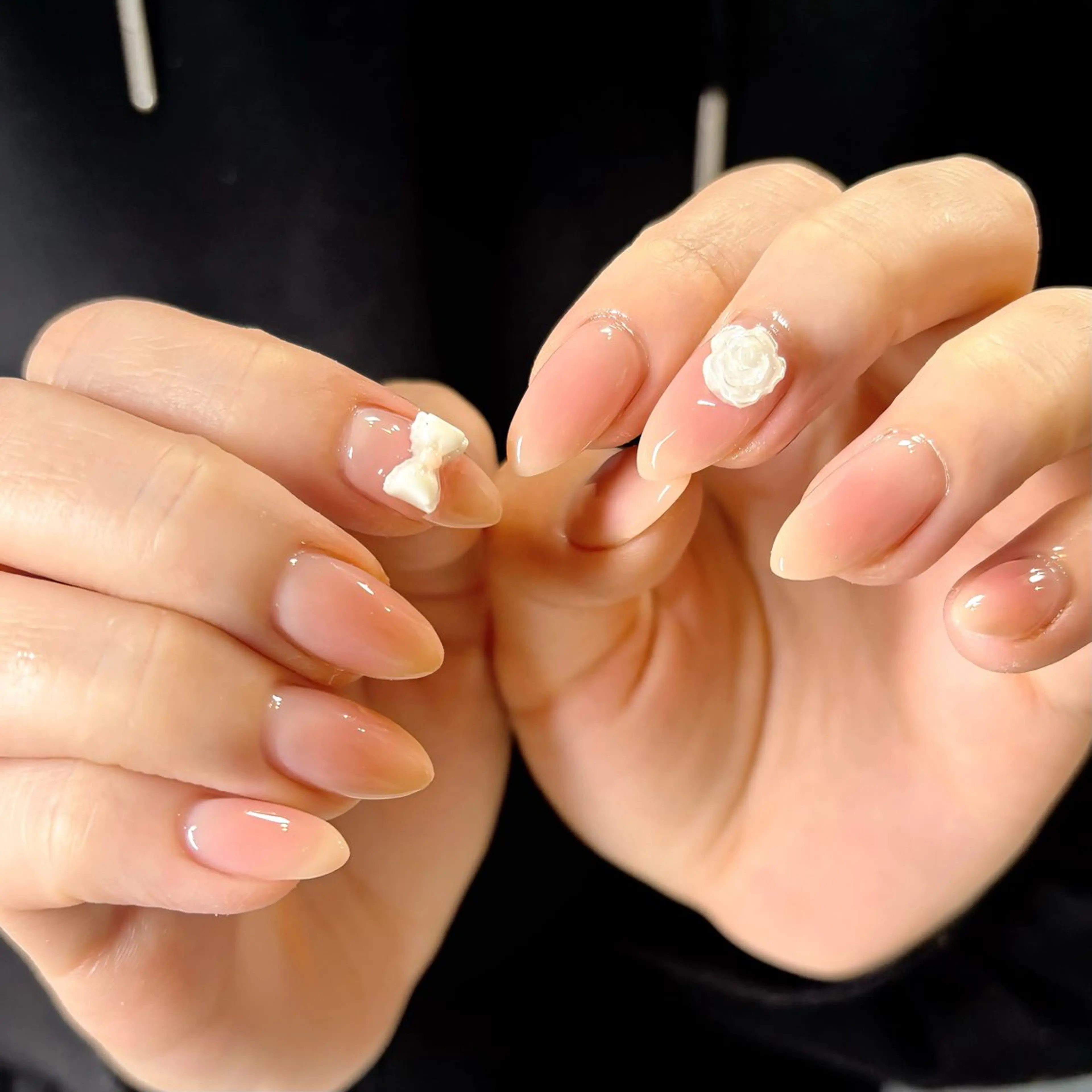 ネイル チークネイル フレンチネイル ハート ラメ(グリッター) ニュアンスネイル ハンドネイル 🫧OPELIA NAIL渋谷🫧のネイルデザイン