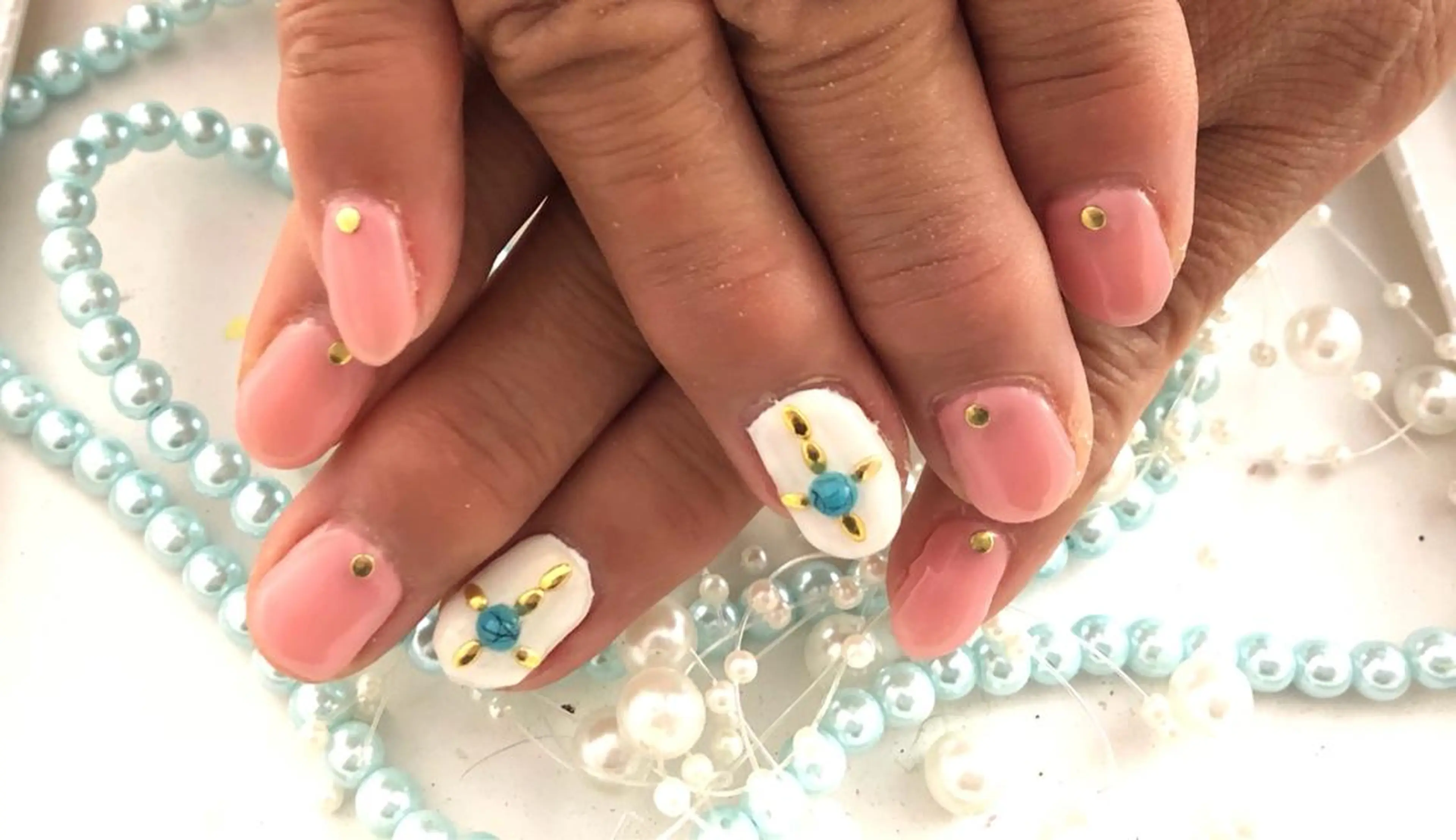 ミディアム ネイル Uchida meのネイルデザイン