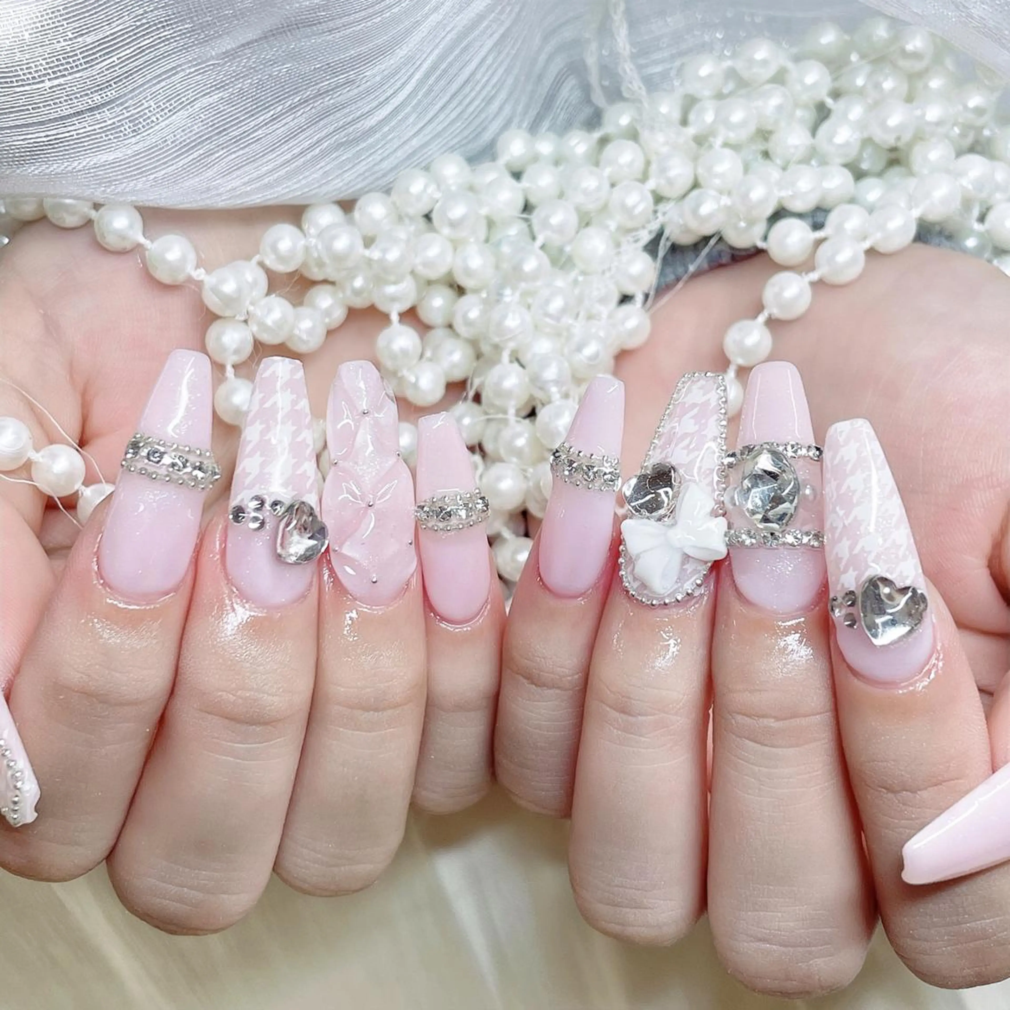 ネイル queensnail 🧸mikiのネイルデザイン