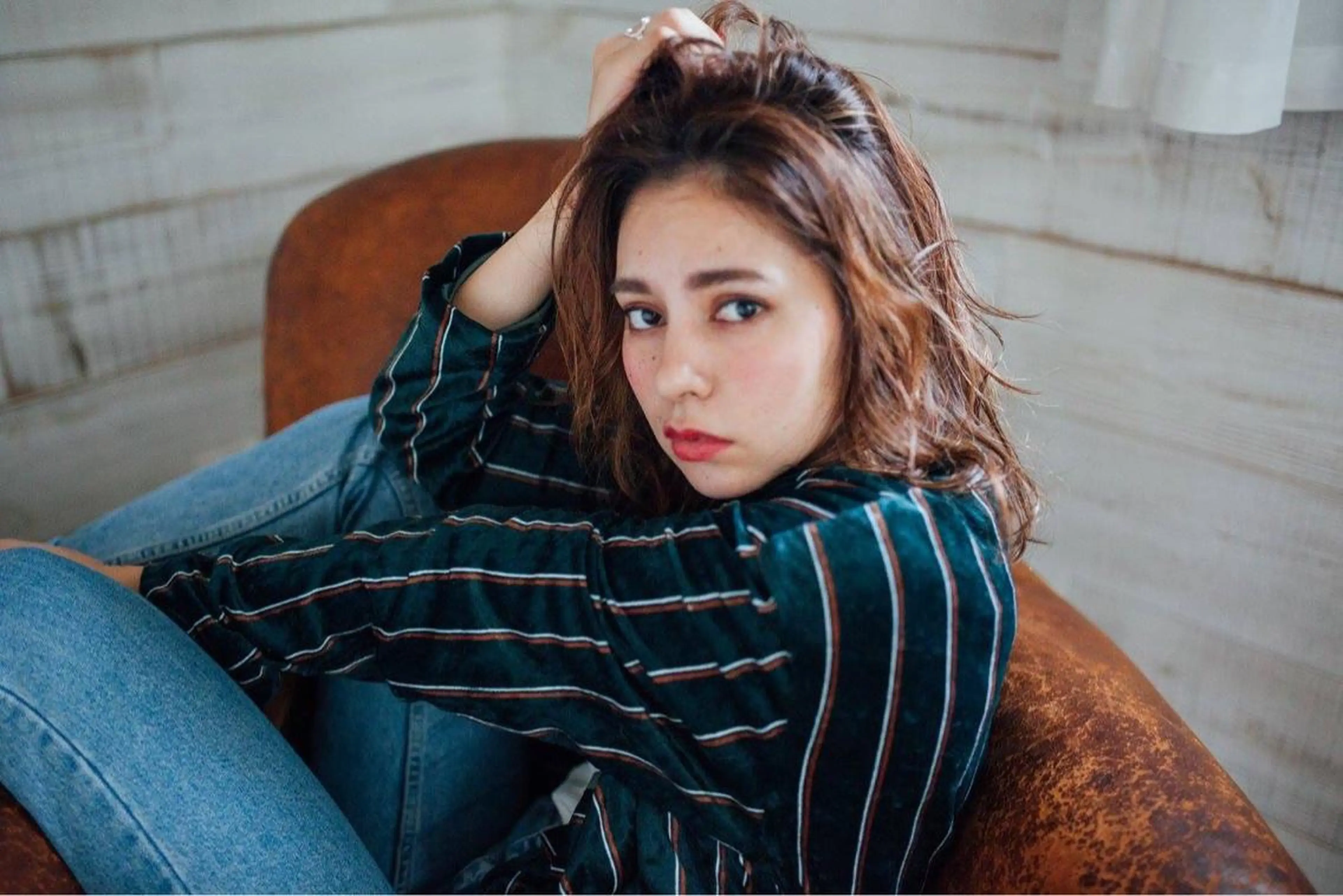 セミロング カラー パーマ セミロングパーマ 透明感カラー ハイライトカラー ハイライト 舘野 太嘉宏のヘアスタイル