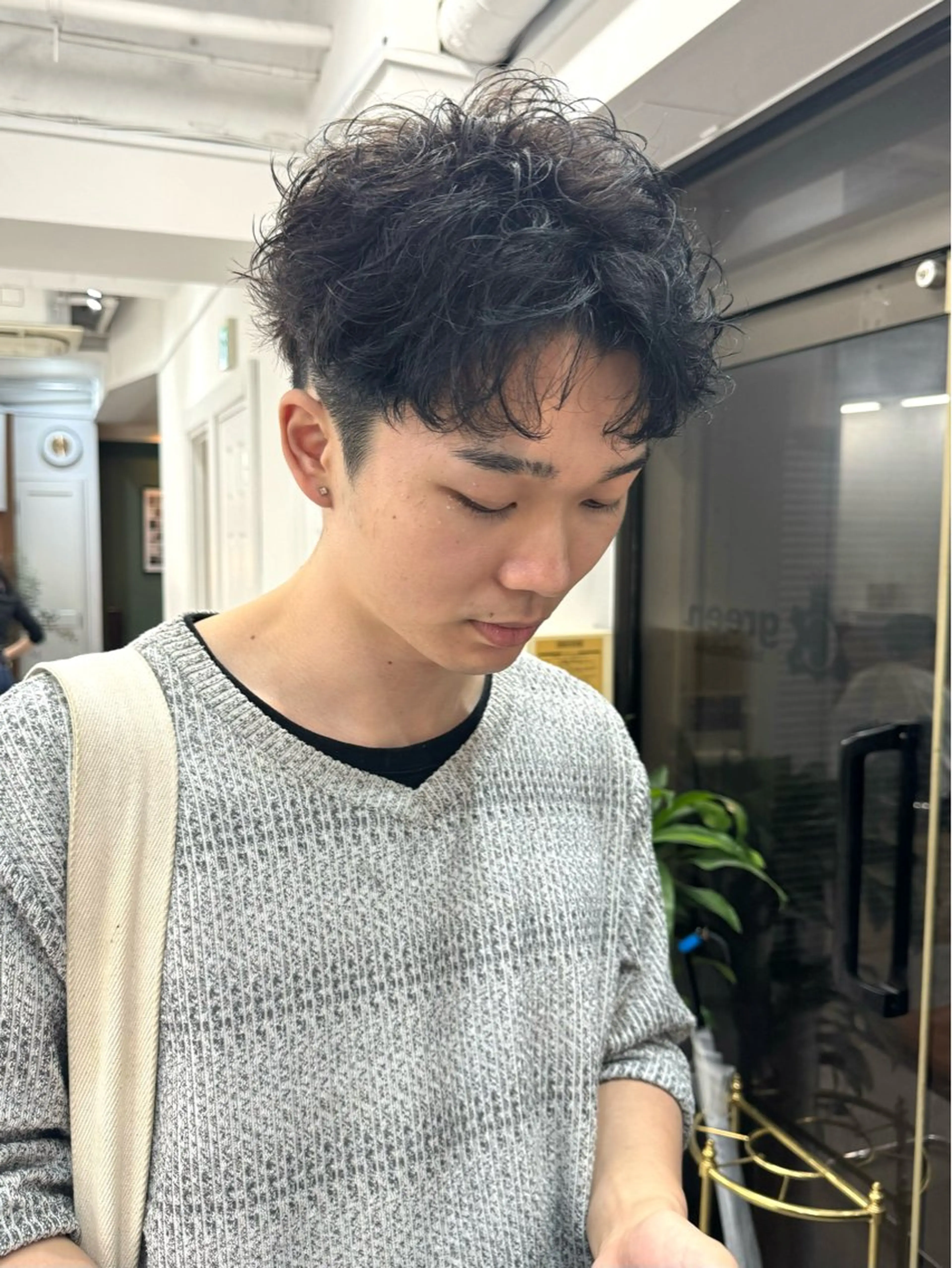 パーマ メンズ アップバング メンズパーマ ツイストスパイラルパーマ スパイラルパーマ カット パーマ トリートメント シャドウパーマ/ 波巻パーマYu-Kiのヘアスタイル