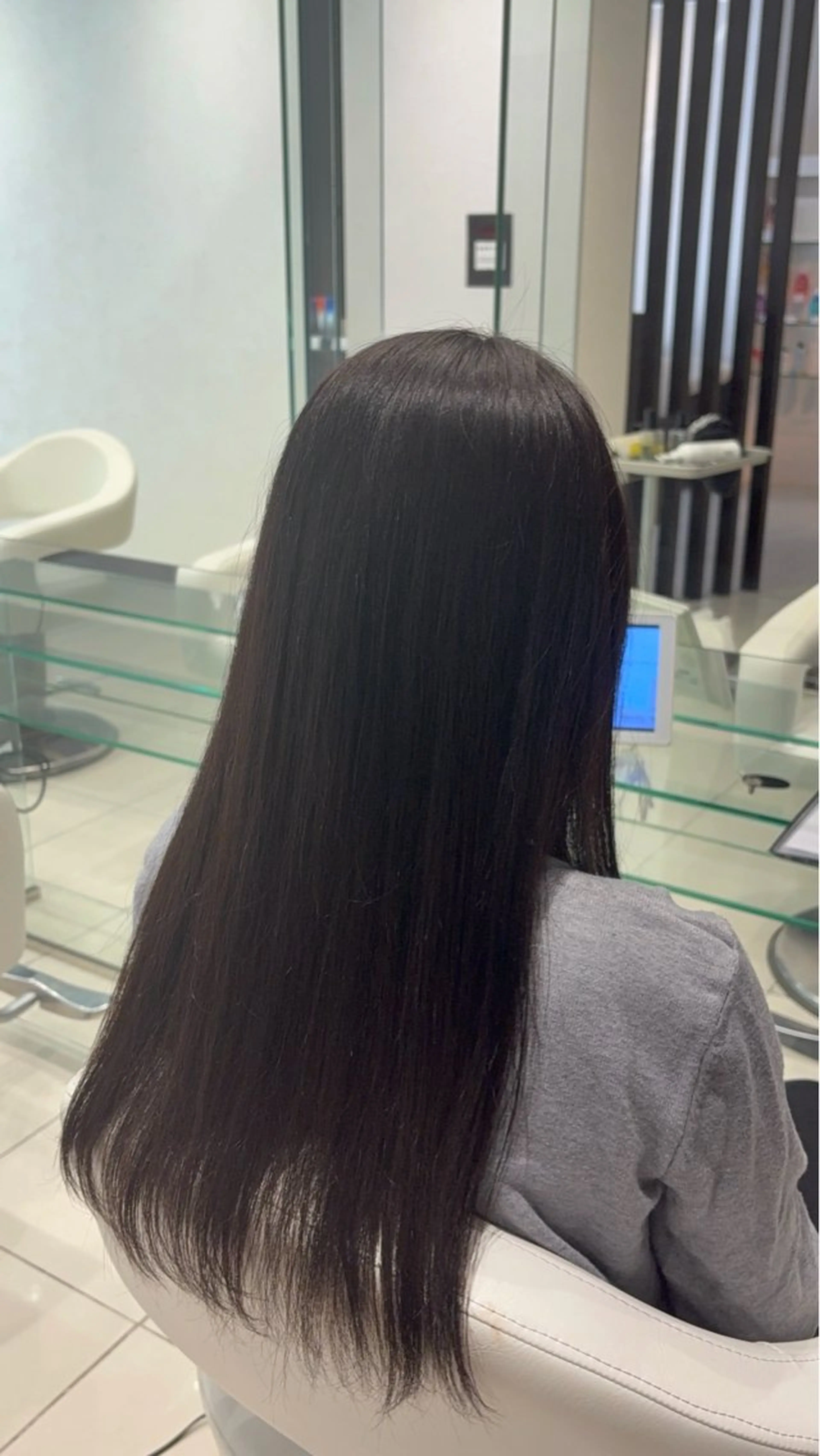 セミロング ヘアカラー トリートメント 大河 由依のヘアスタイル